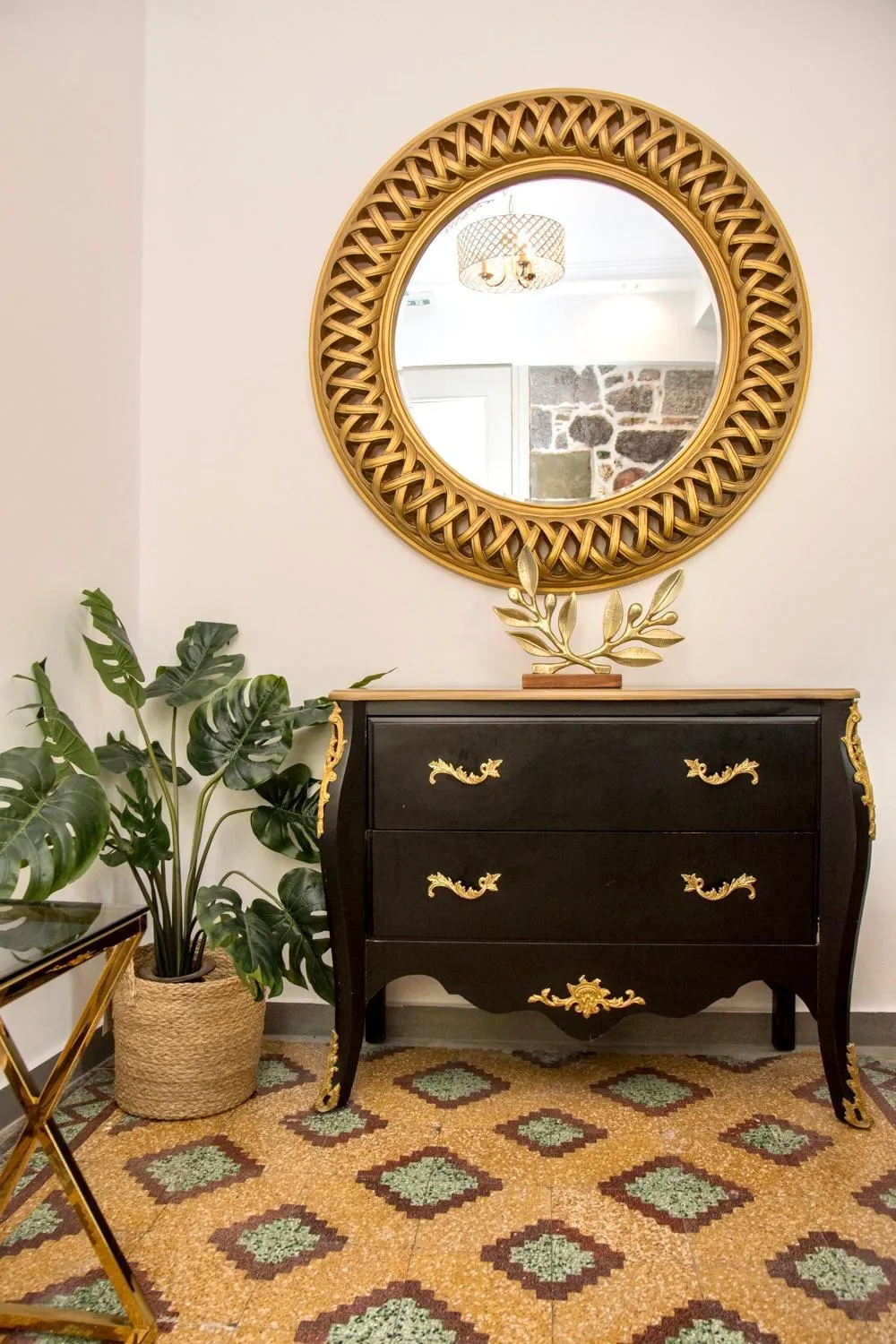 Decorative detail in Arxontiko Hotel