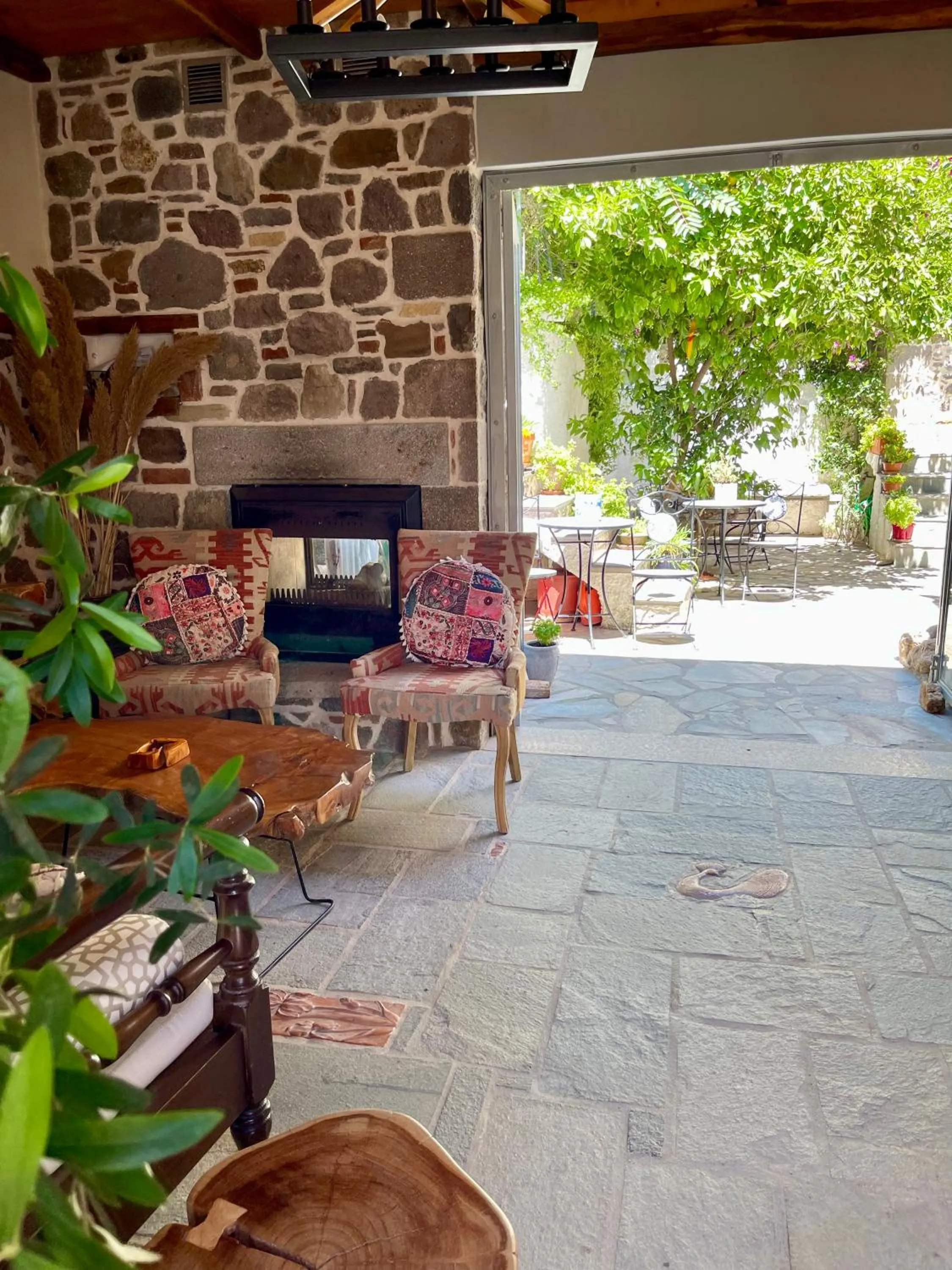 Seating area in Arxontiko Hotel