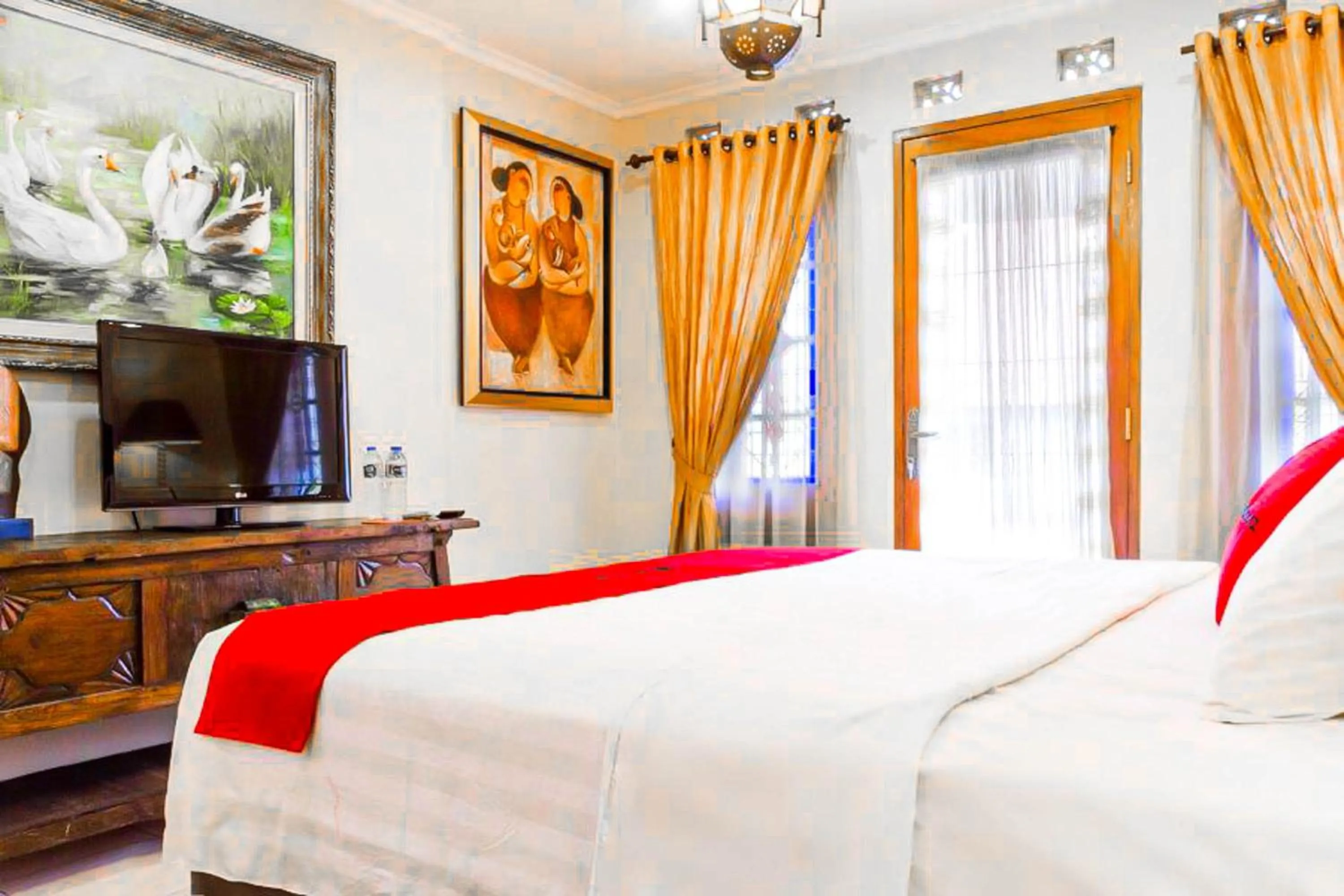 TV and multimedia, Bed in RedDoorz near Gasibu Bandung
