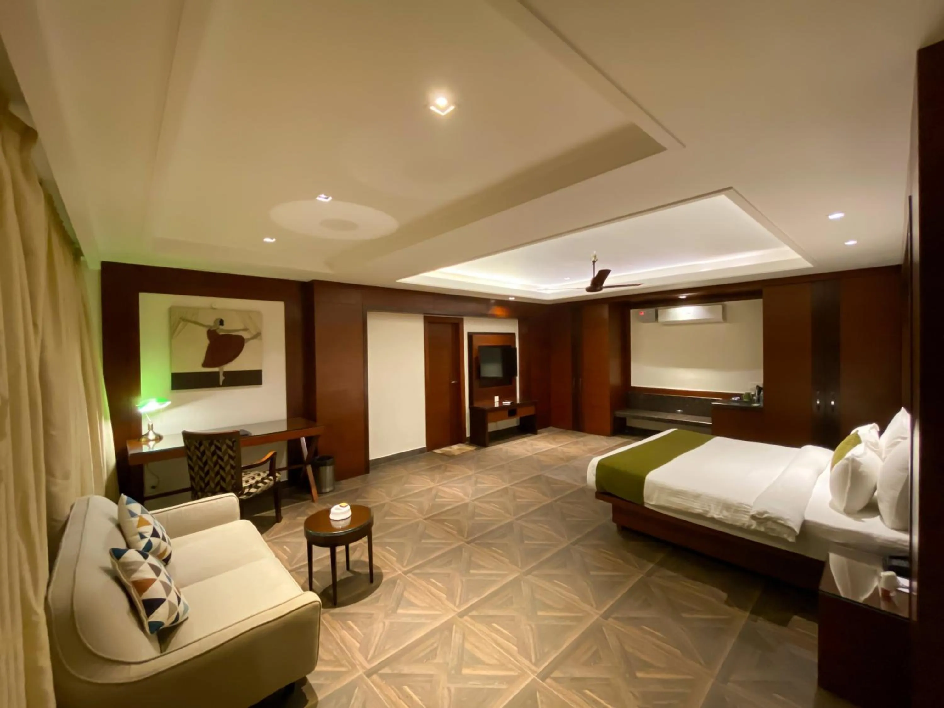 Photo of the whole room, Bed in The Greenwood Resort, Guwahati
