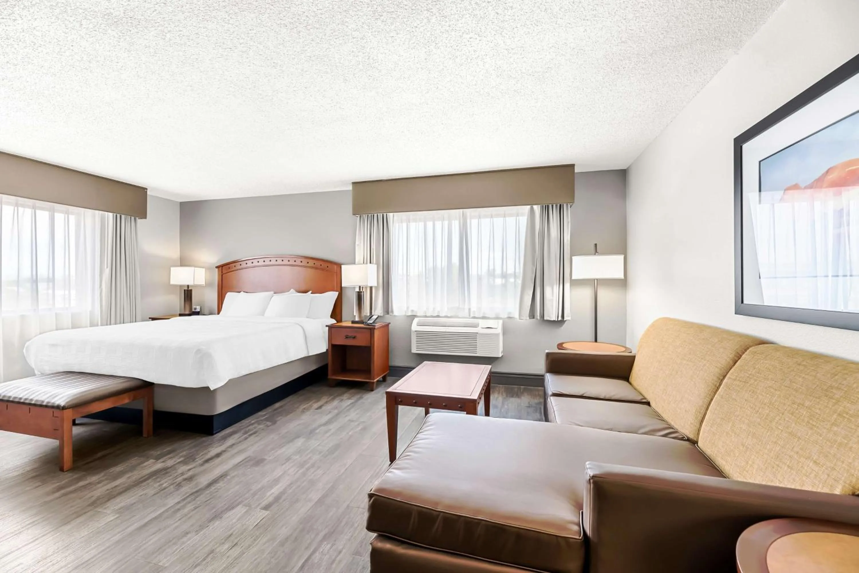 Photo of the whole room, Bed in Best Western Plus At Lake Powell