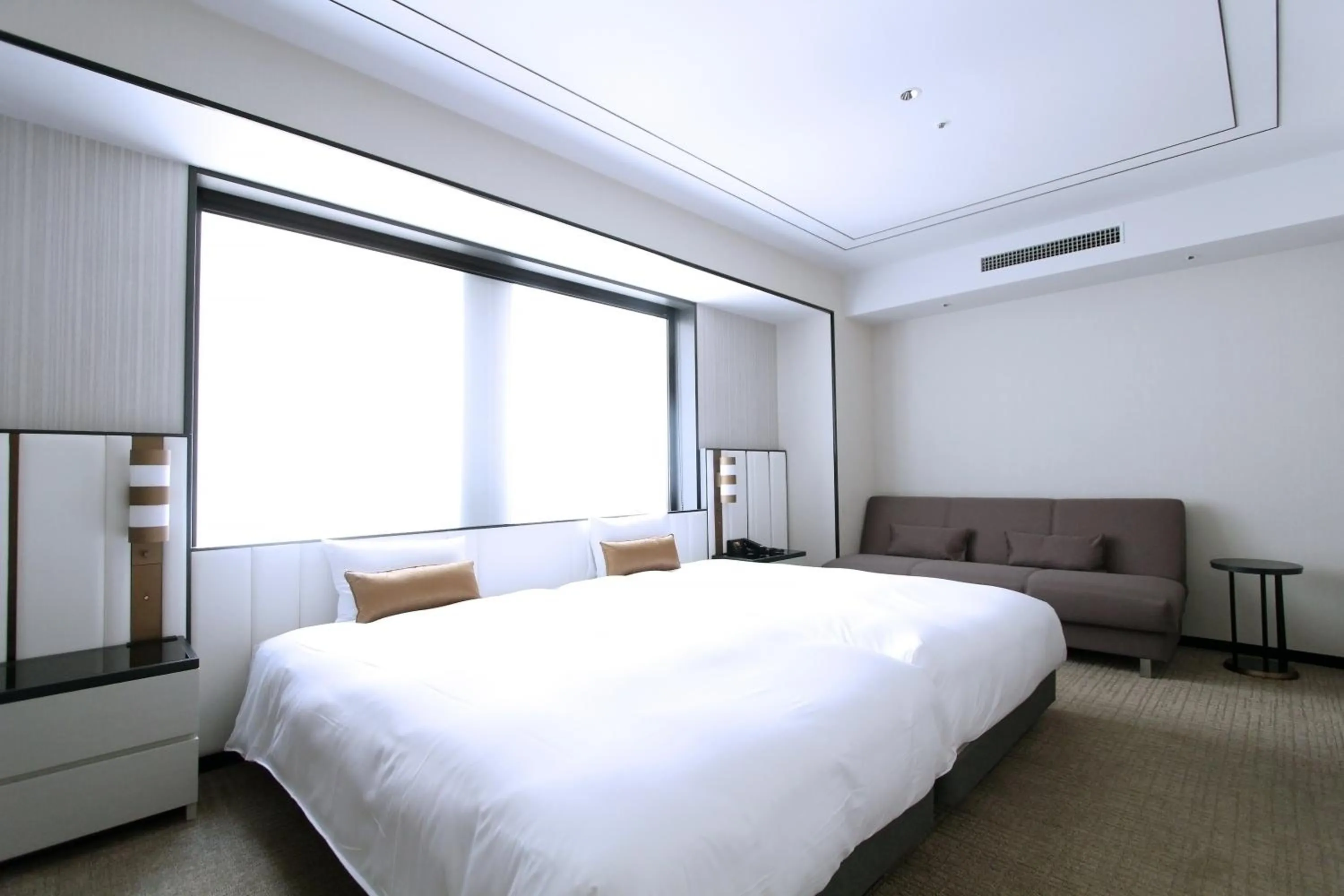 Photo of the whole room, Bed in KOKO HOTEL Premier Nihonbashi Hamacho