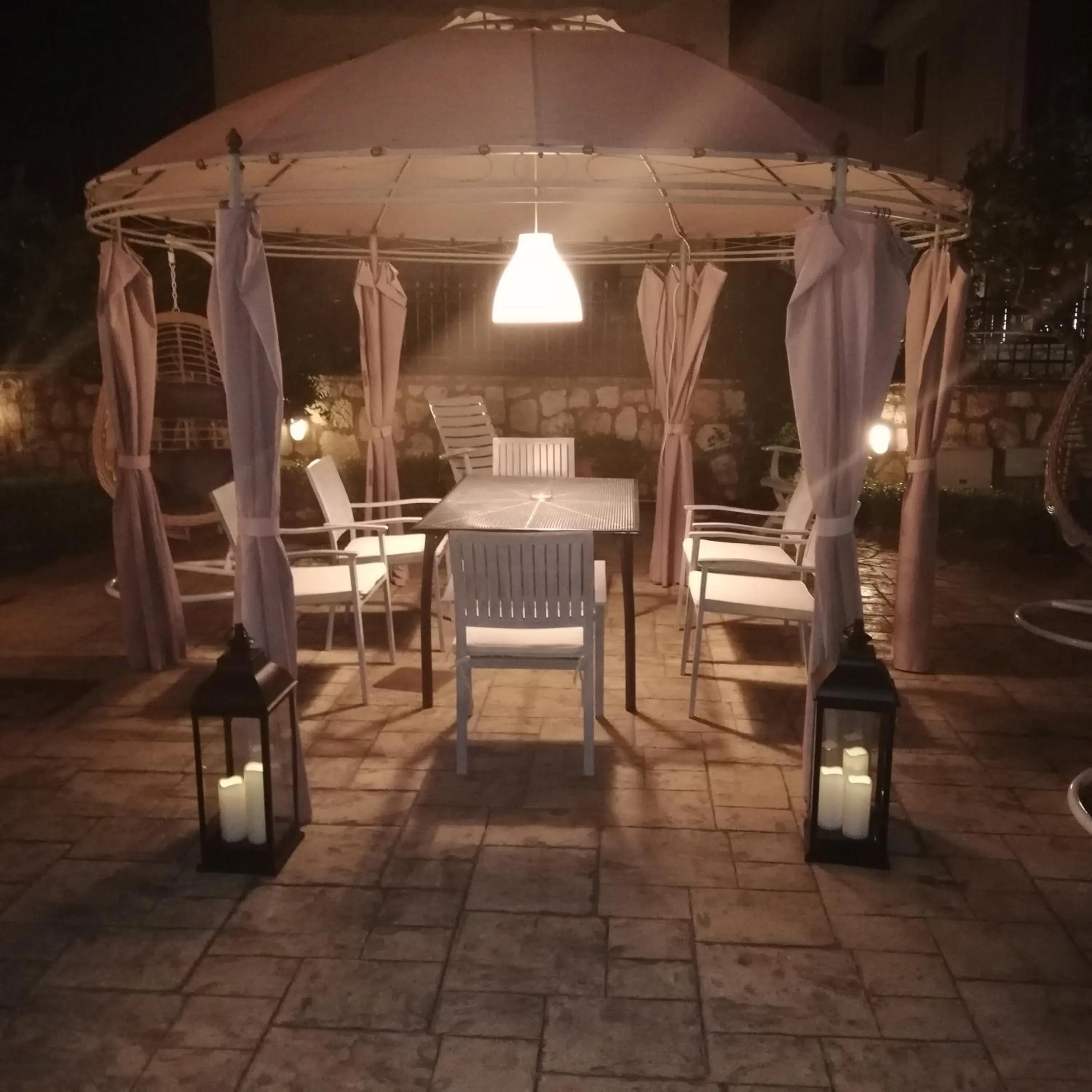 Garden in Delphin Rooms Sivota