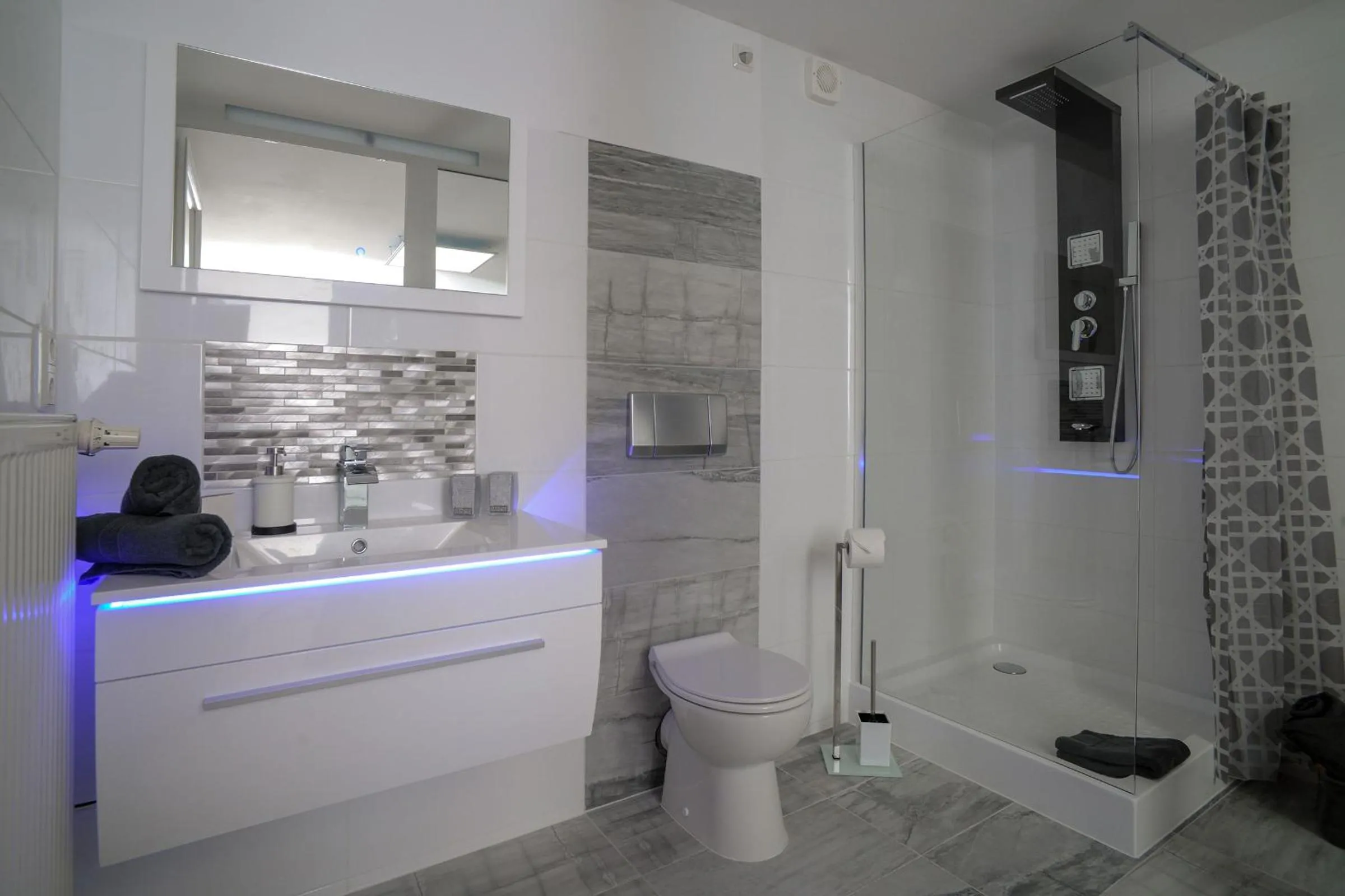 Bathroom in Designpension Traumschloss Hotel Garni