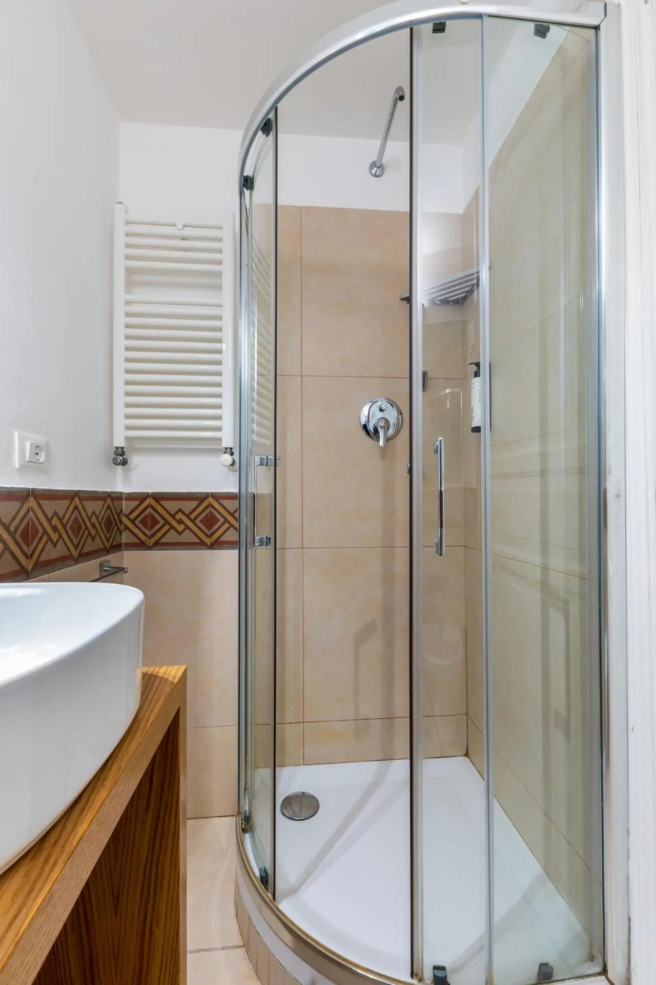 Shower in casa mo room and suite
