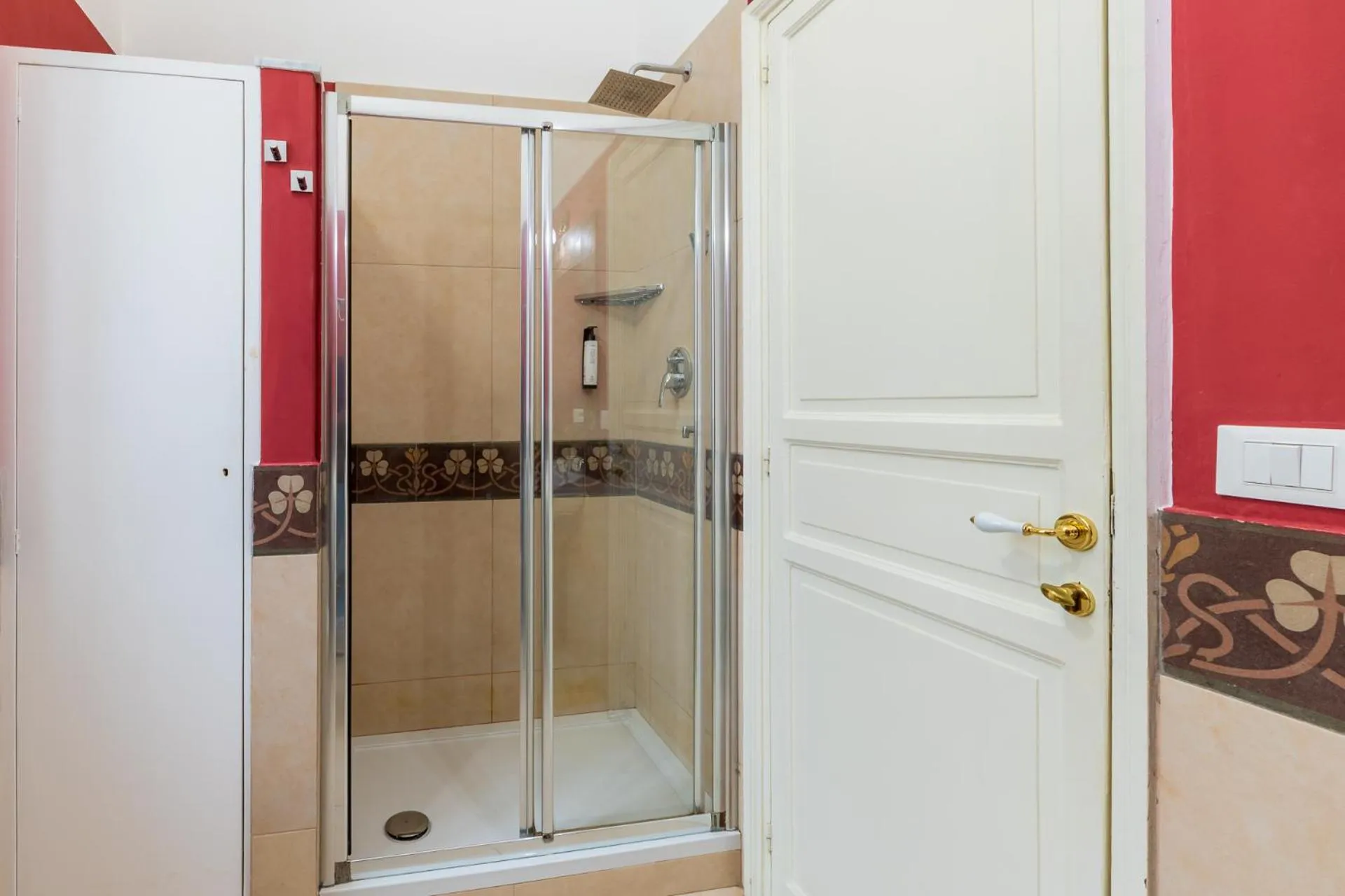 Shower in casa mo room and suite