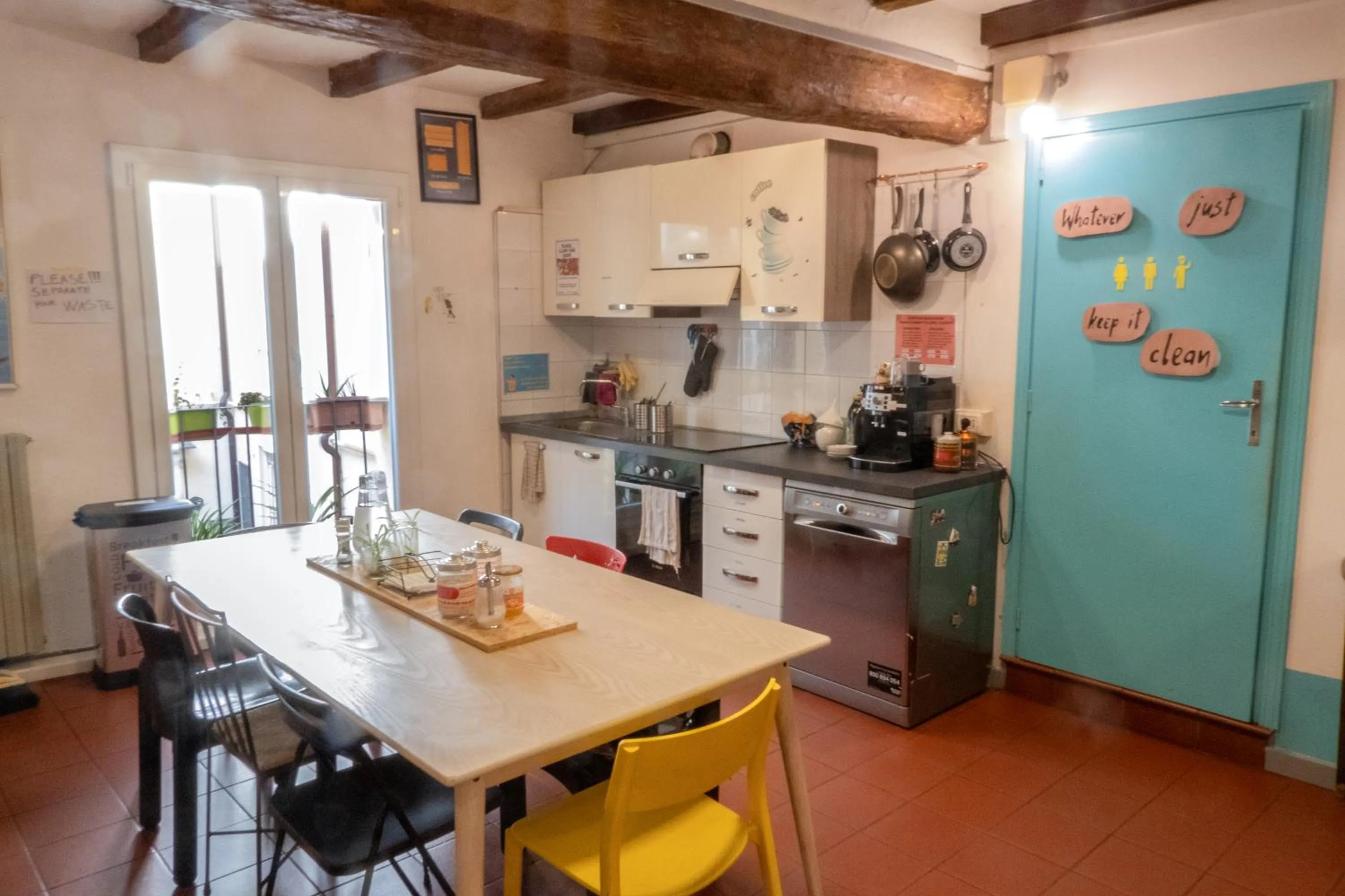 Kitchen or kitchenette in Hostel Il Nosadillo - Bologna