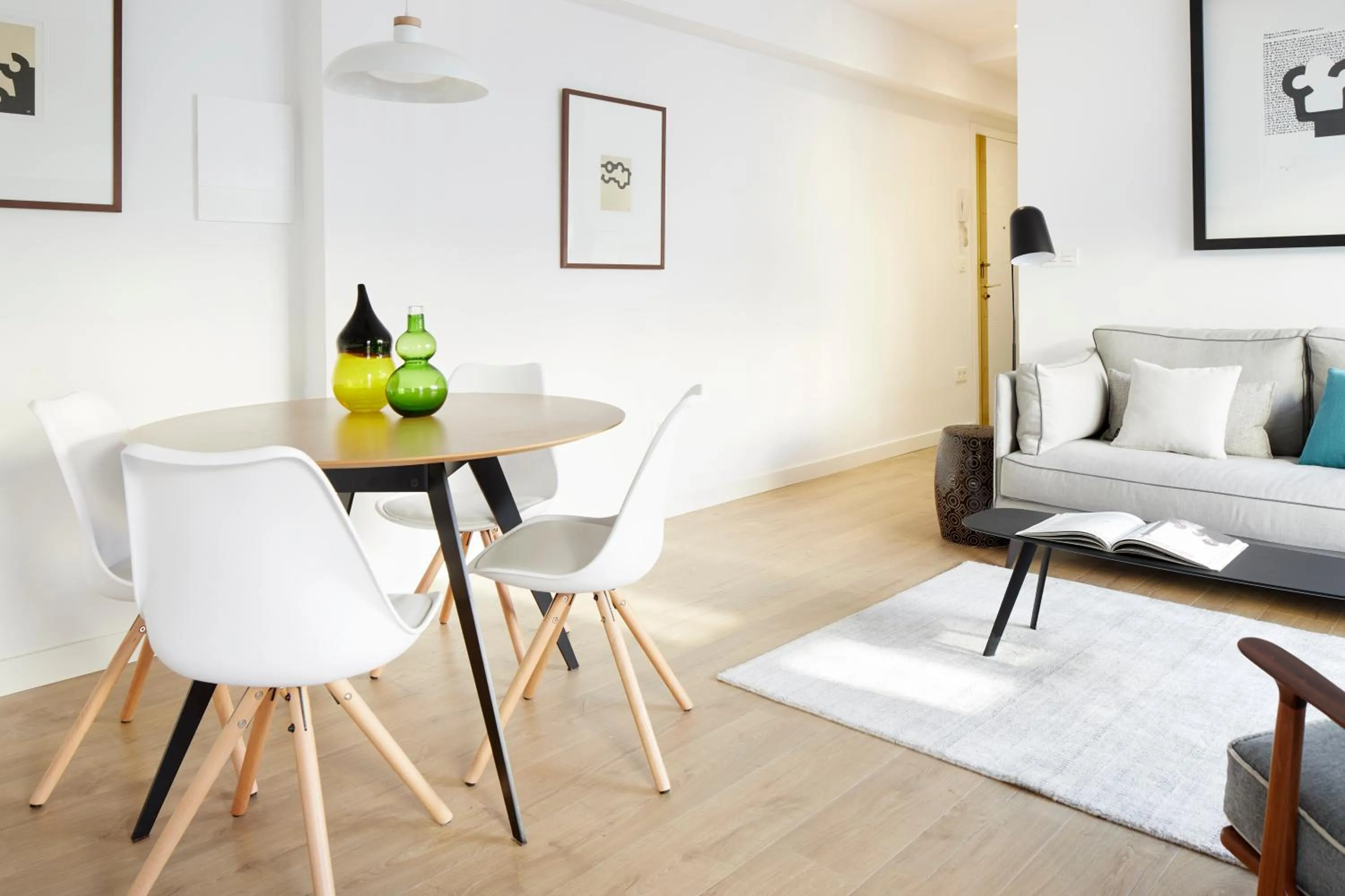 Dining area, Bed in San Francisco 2 by FeelFree Rentals