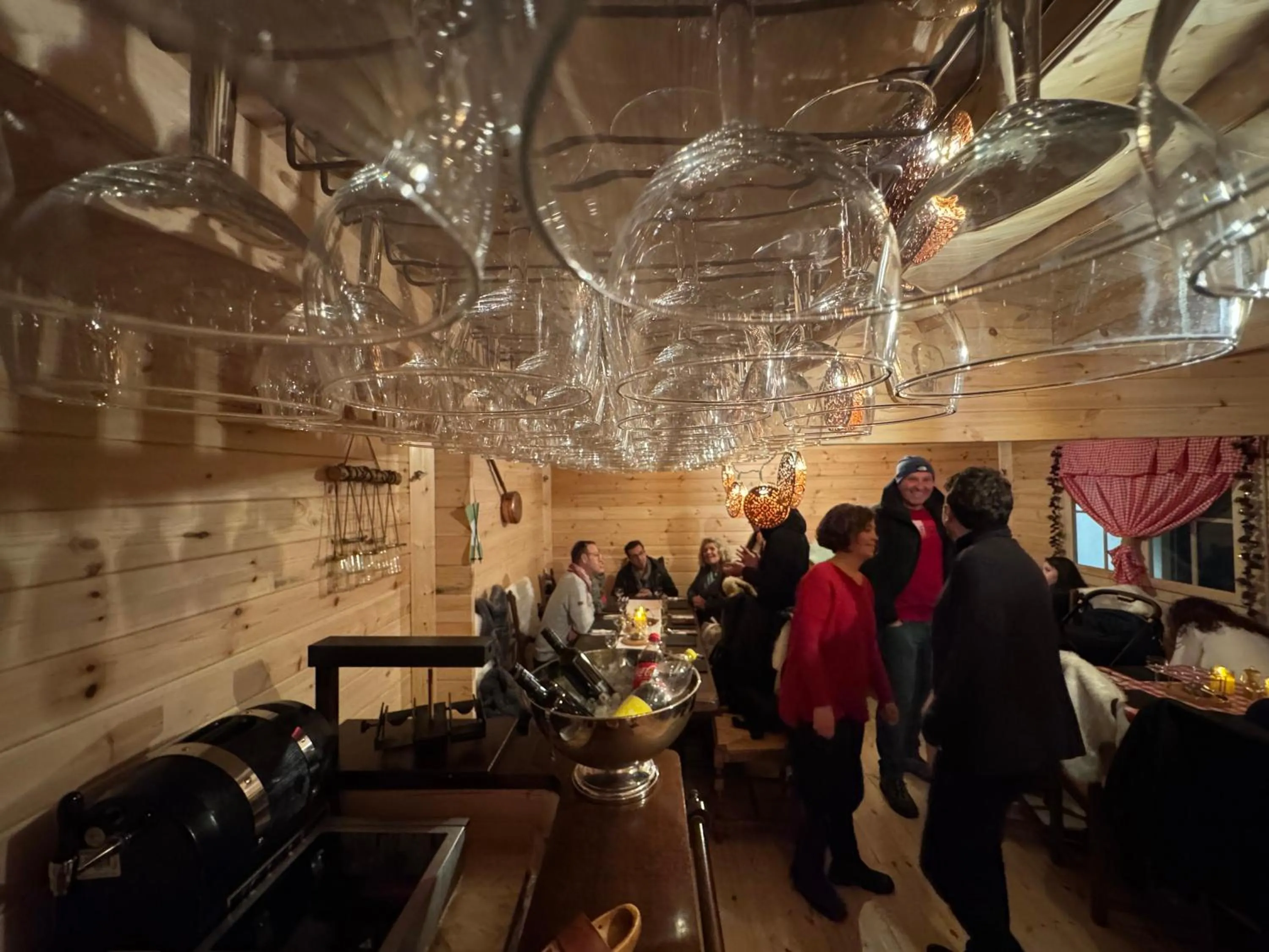 Restaurant/places to eat in Nash Suites Airport Hotel