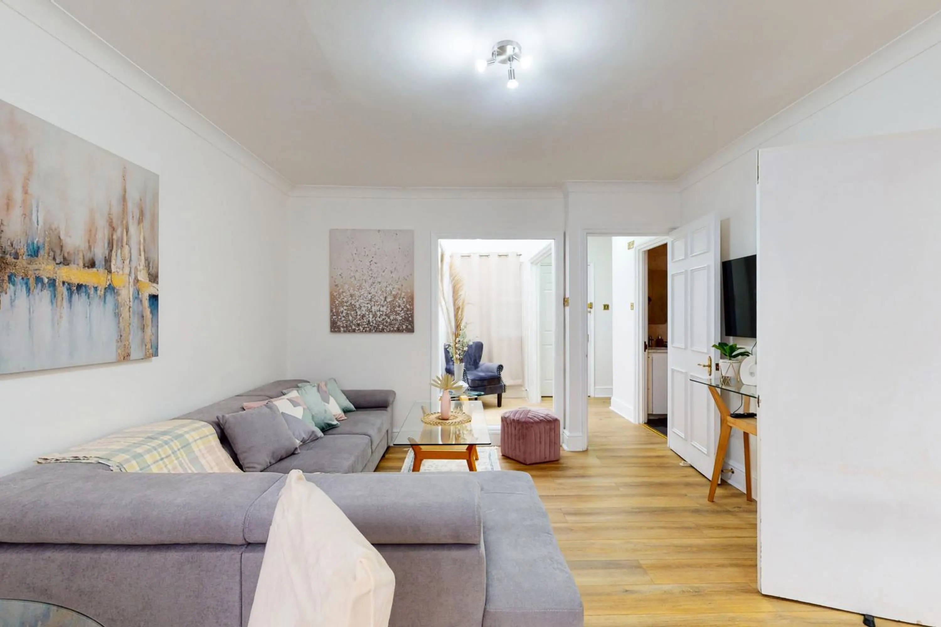 Living room in Park Lane Apartments - Clarges Street