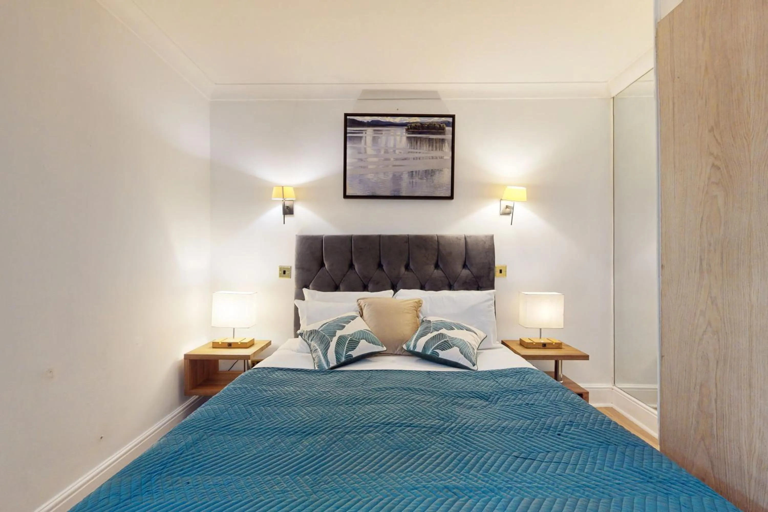 Bed in Park Lane Apartments - Clarges Street