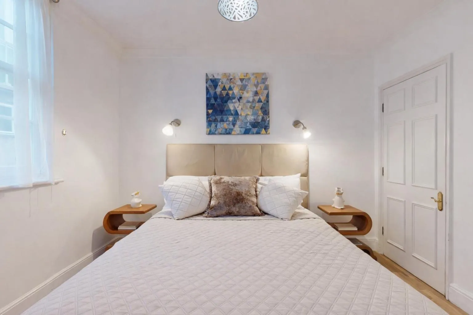 Bed in Park Lane Apartments - Clarges Street