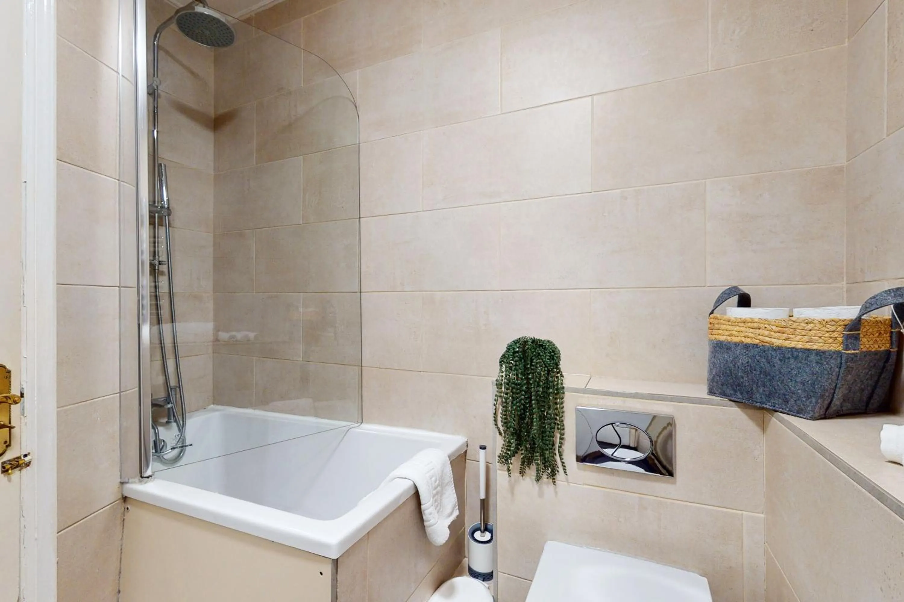 Bathroom in Park Lane Apartments - Clarges Street