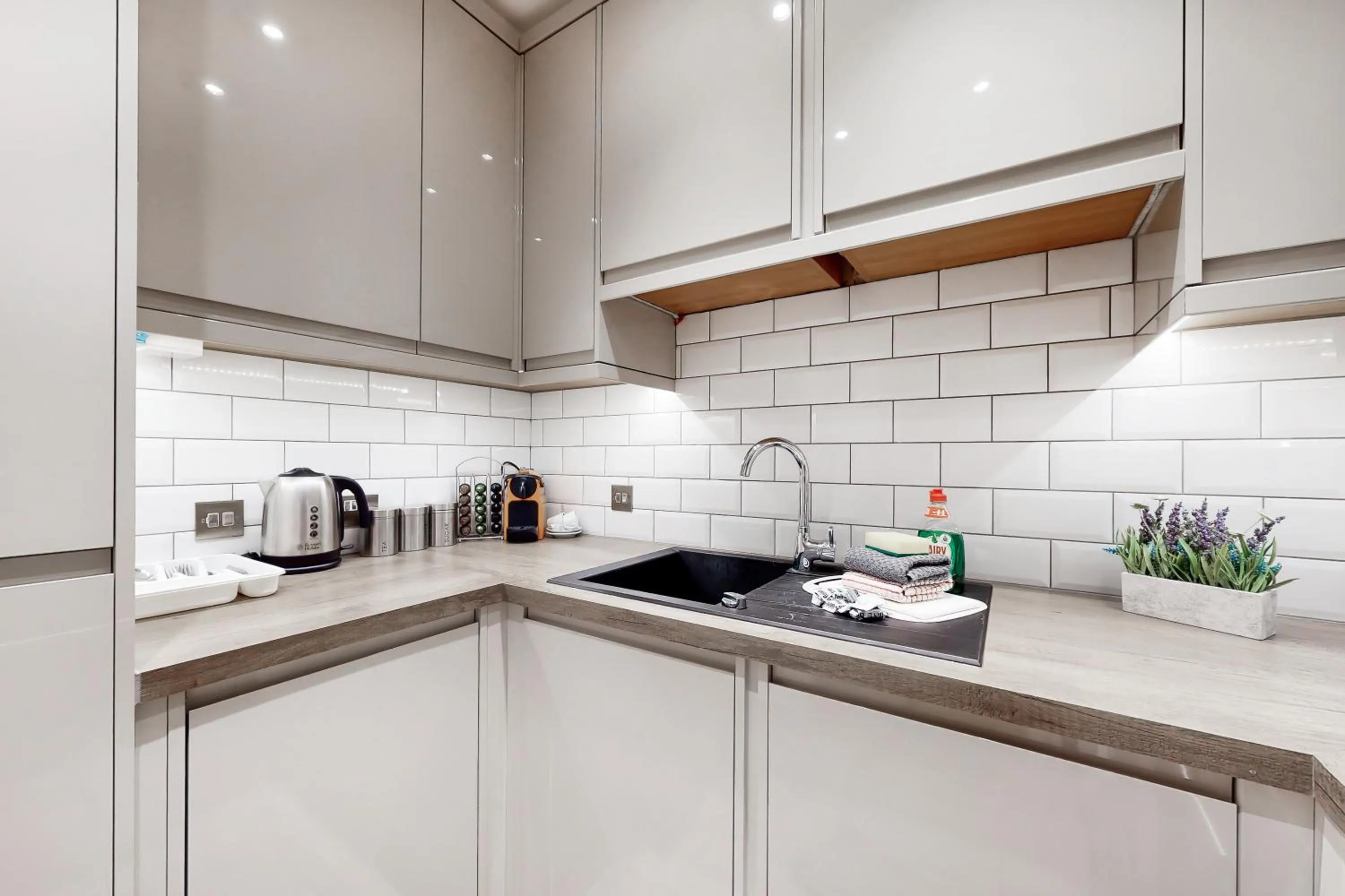 Kitchen or kitchenette in Park Lane Apartments - Clarges Street
