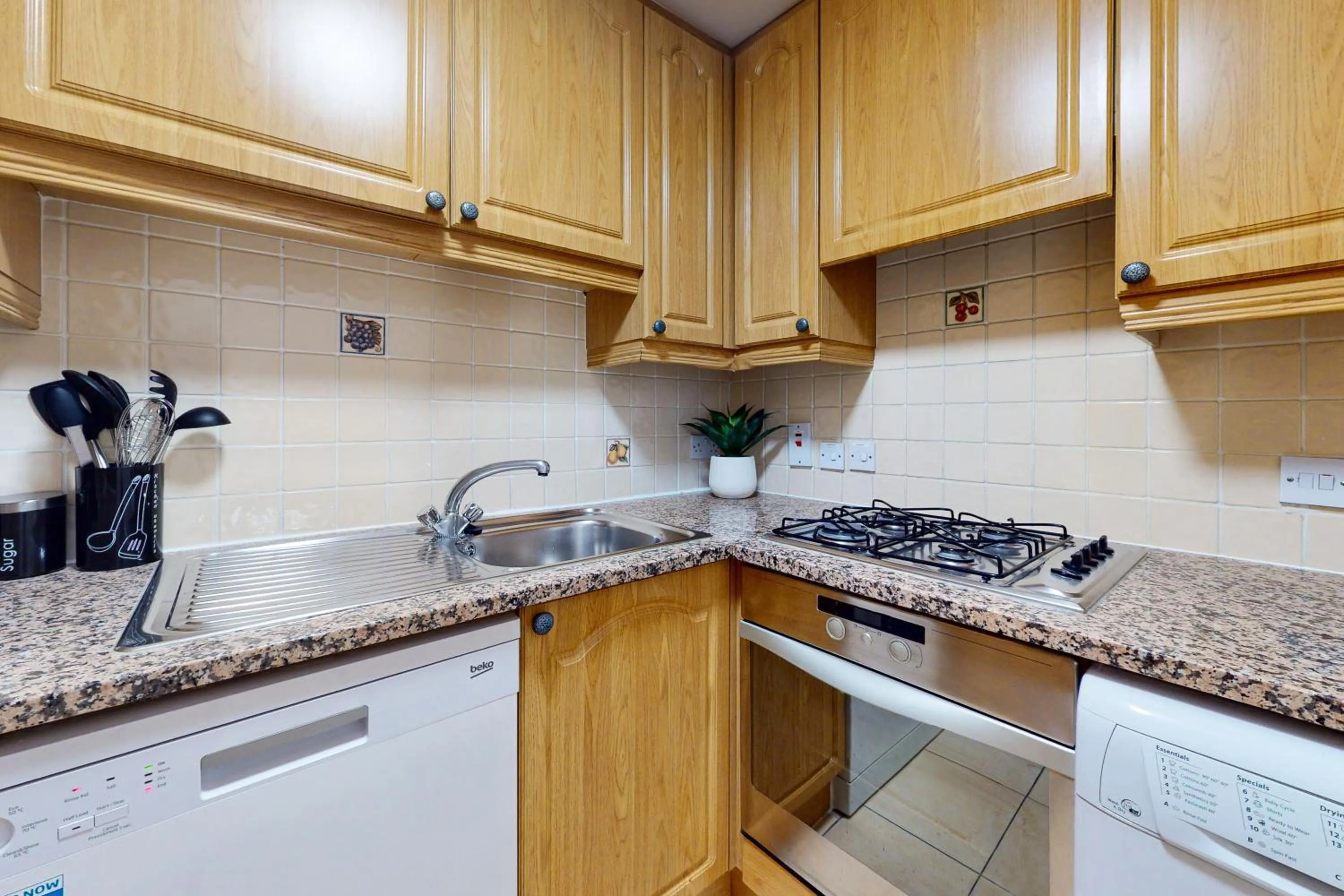 Kitchen or kitchenette in Park Lane Apartments - Clarges Street