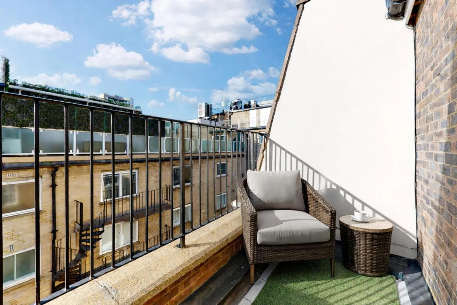 Balcony/Terrace in Park Lane Apartments - Clarges Street