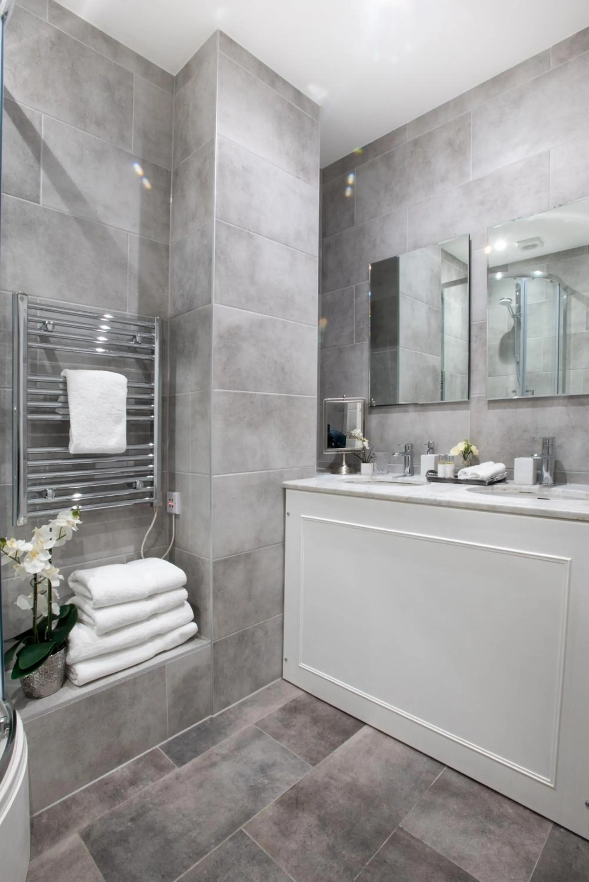Bathroom in Park Lane Apartments - Clarges Street
