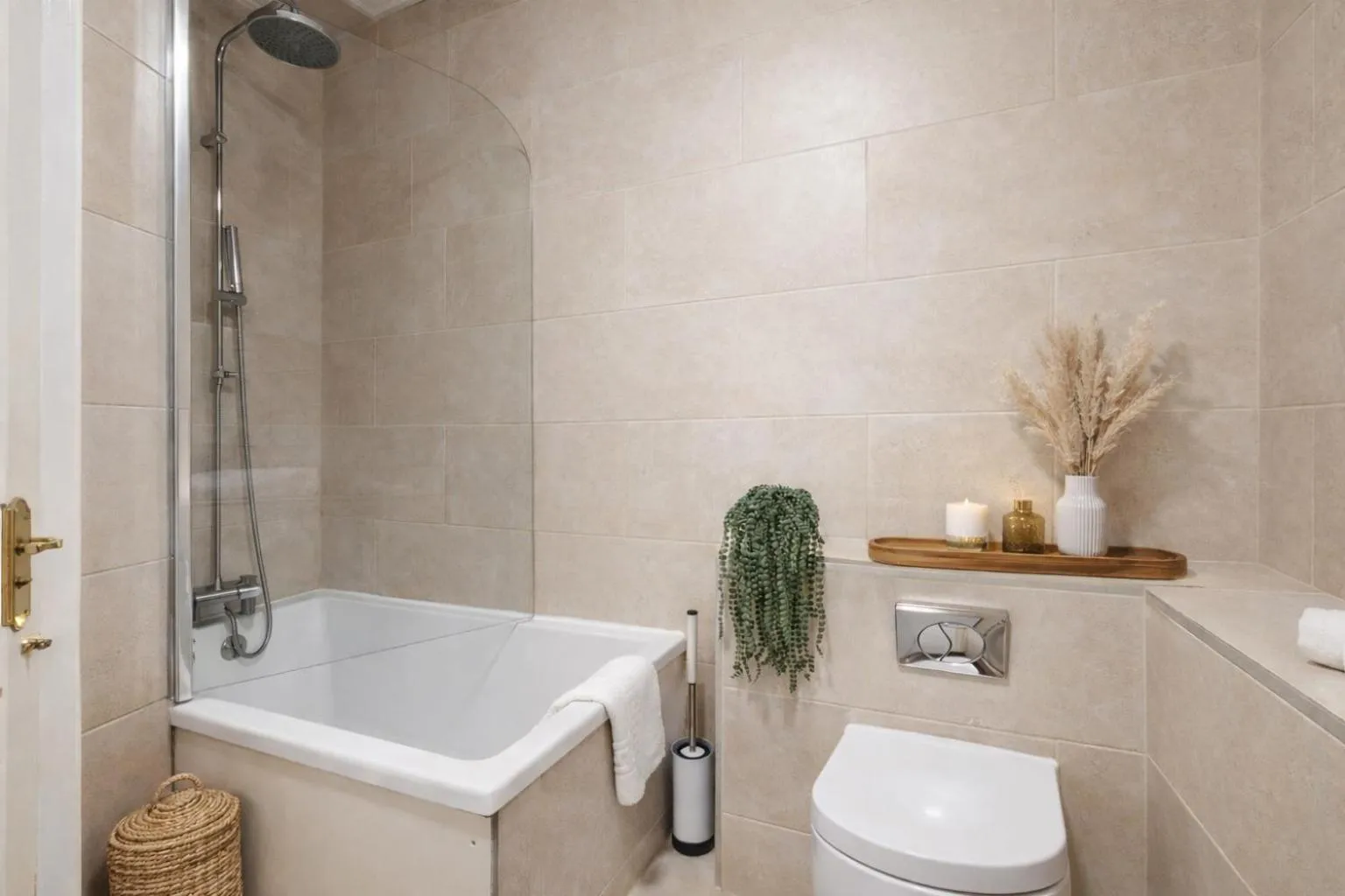 Toilet in Park Lane Apartments - Clarges Street