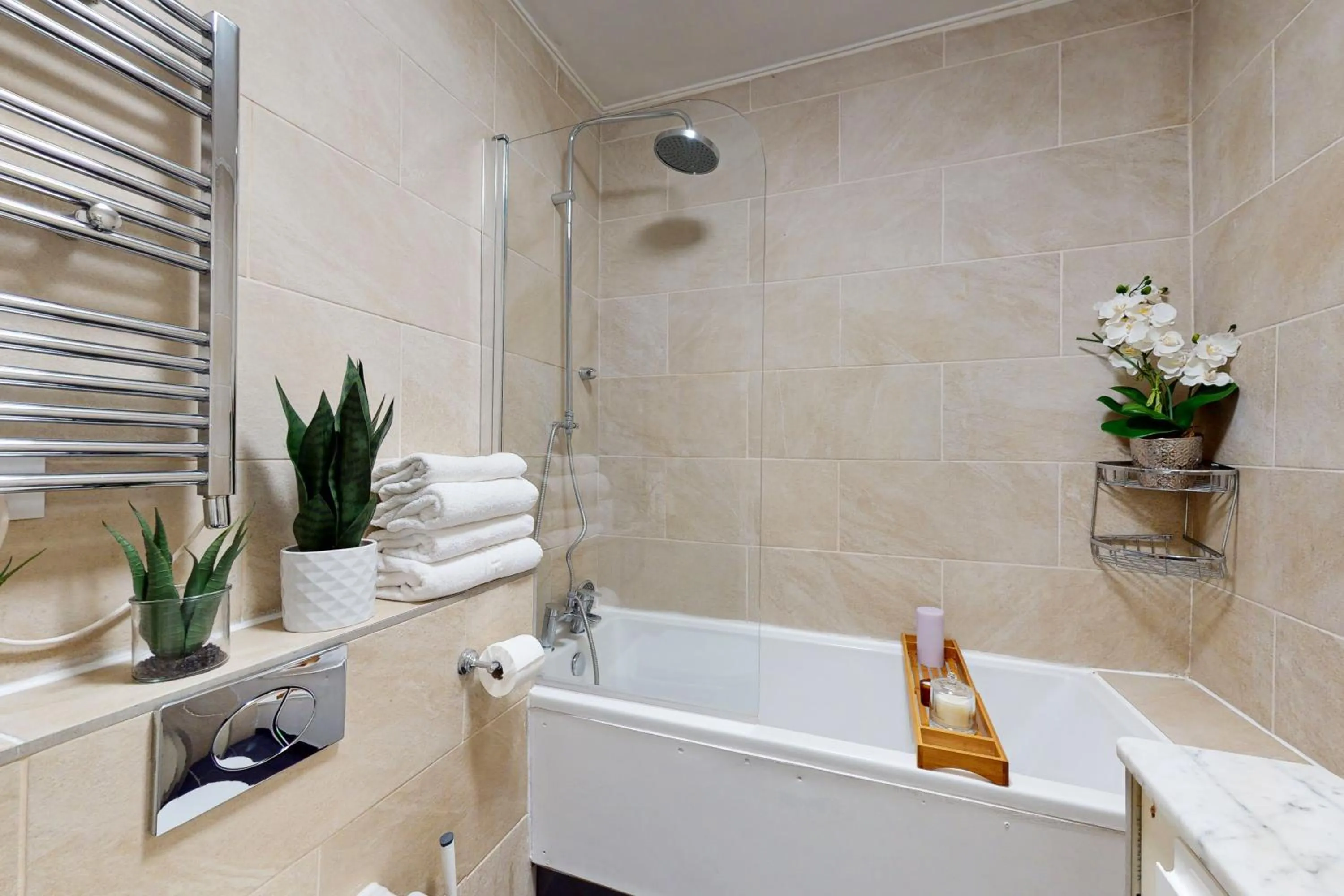 Bathroom in Park Lane Apartments - Clarges Street