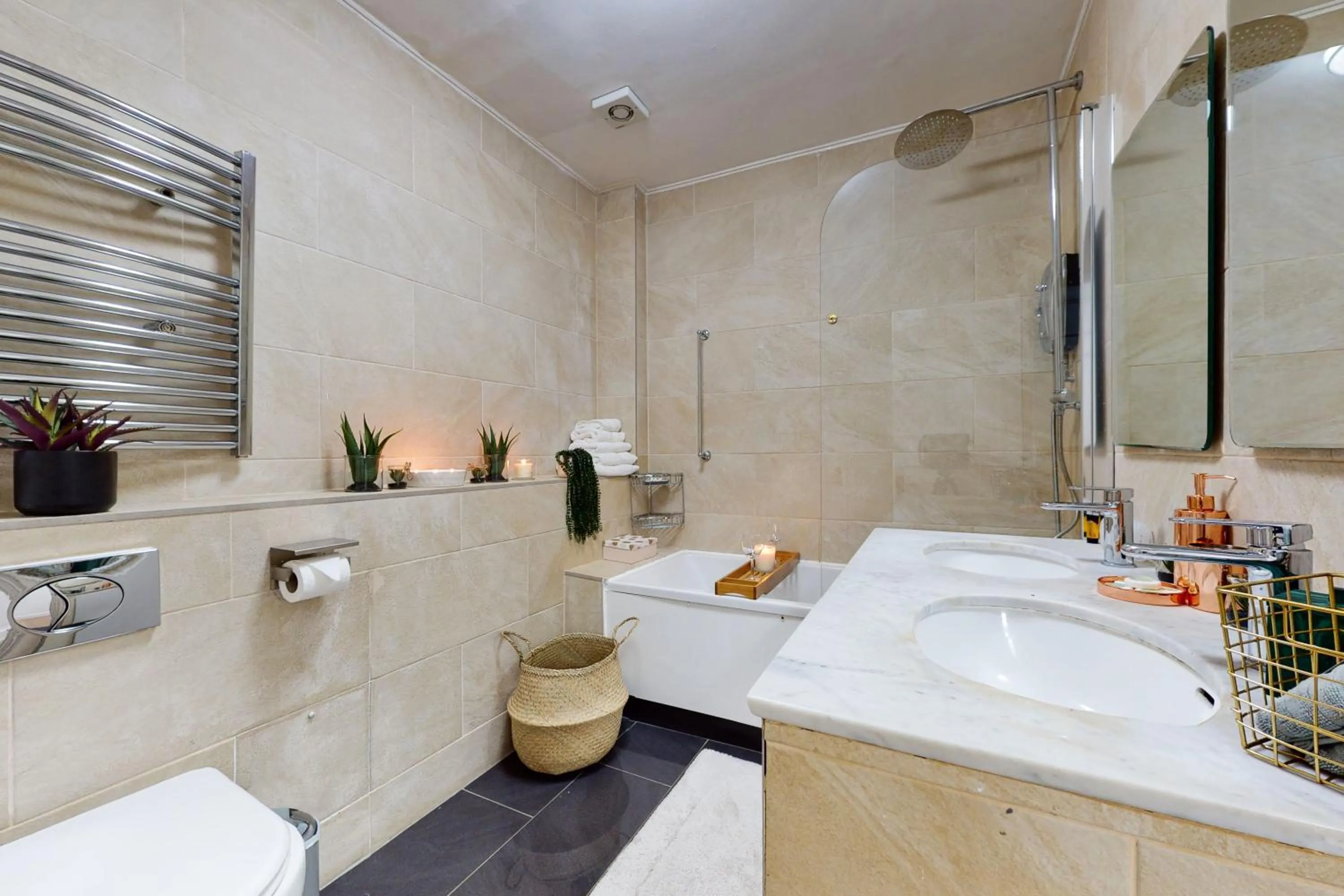 Bathroom in Park Lane Apartments - Clarges Street
