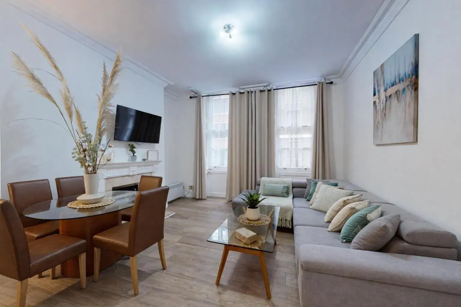 Two-Bedroom Apartment with Terrace in Park Lane Apartments - Clarges Street Two-Bedroom Apartment with Terrace in Park Lane Apartments - Clarges Street