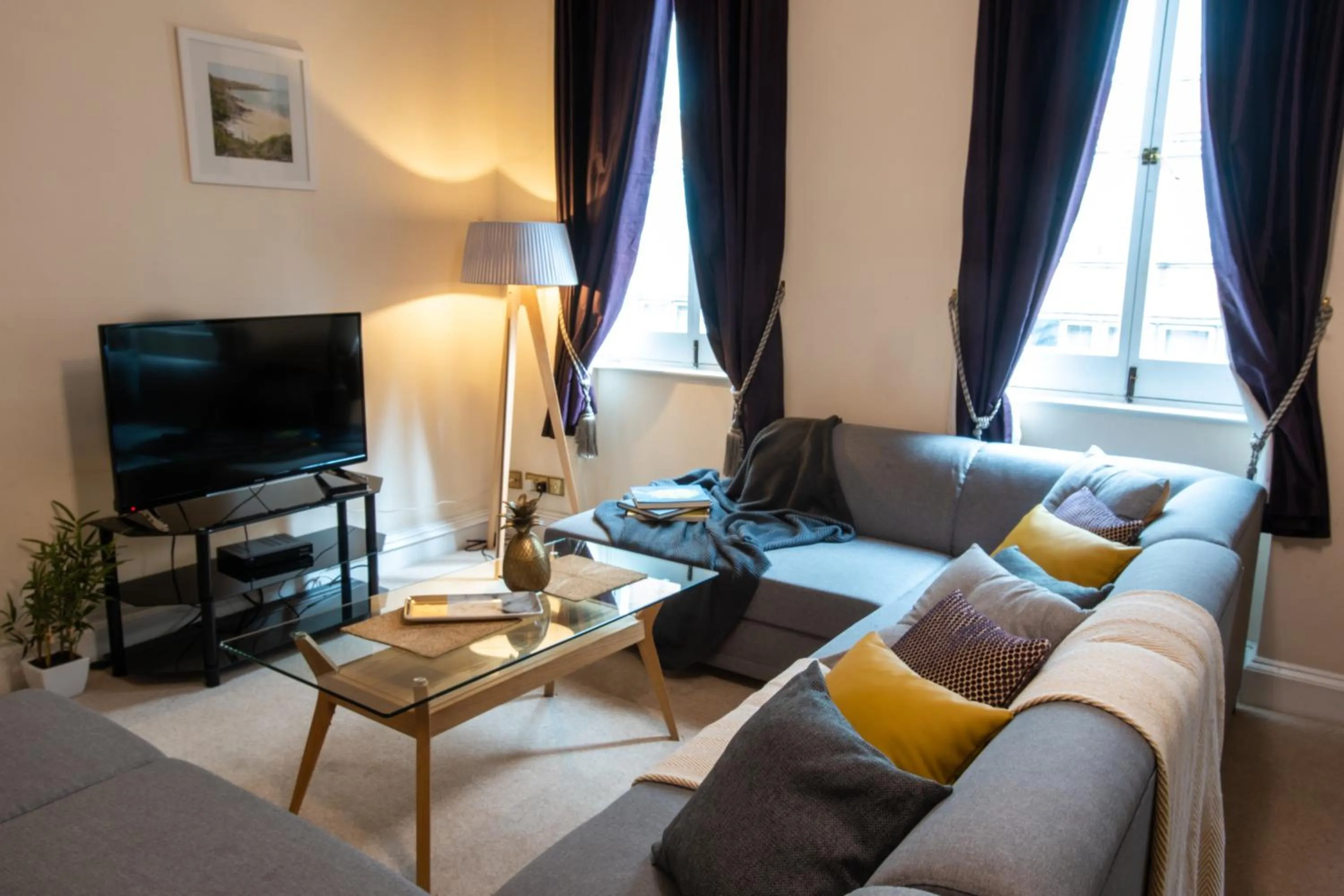 TV and multimedia in Park Lane Apartments - Clarges Street