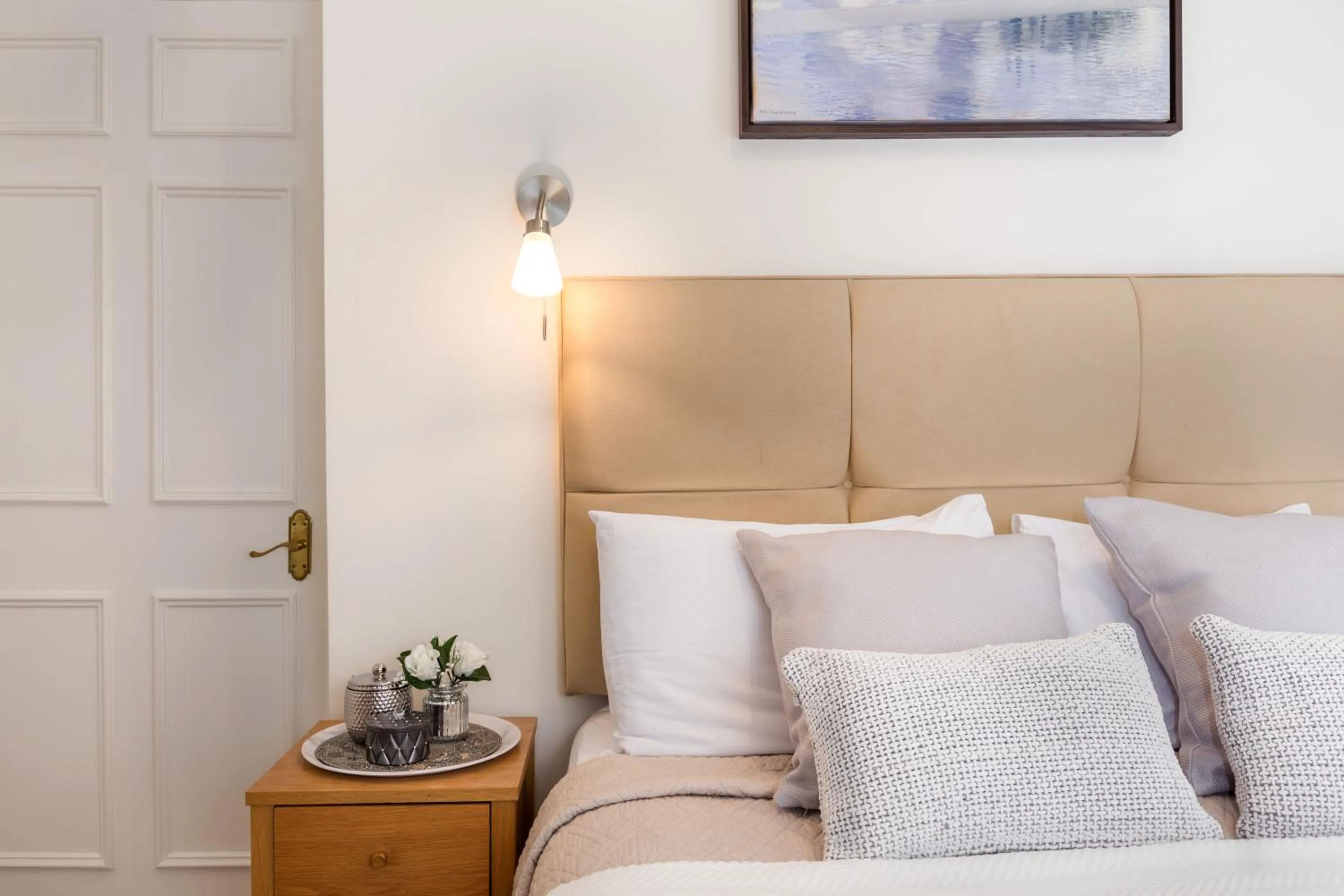 Bed in Park Lane Apartments - Clarges Street