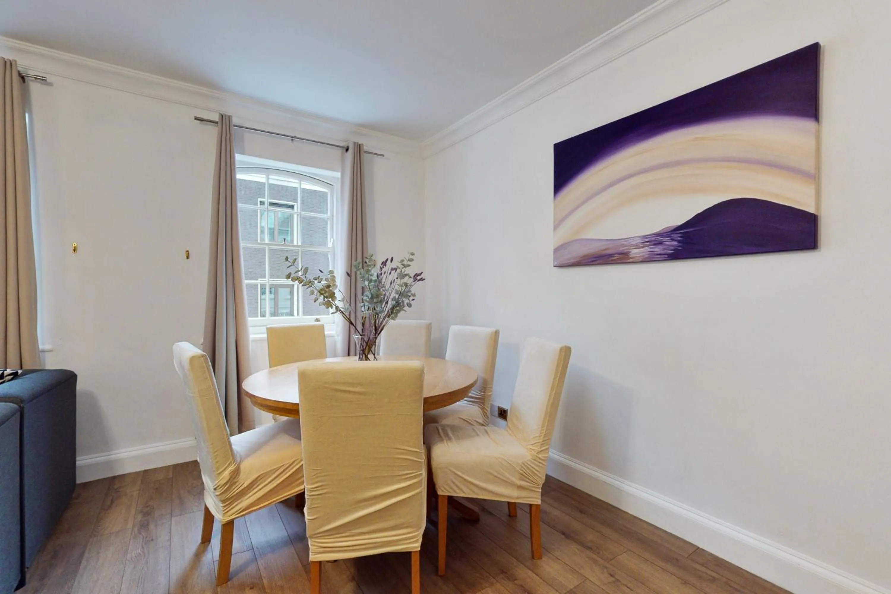 Seating area in Park Lane Apartments - Clarges Street