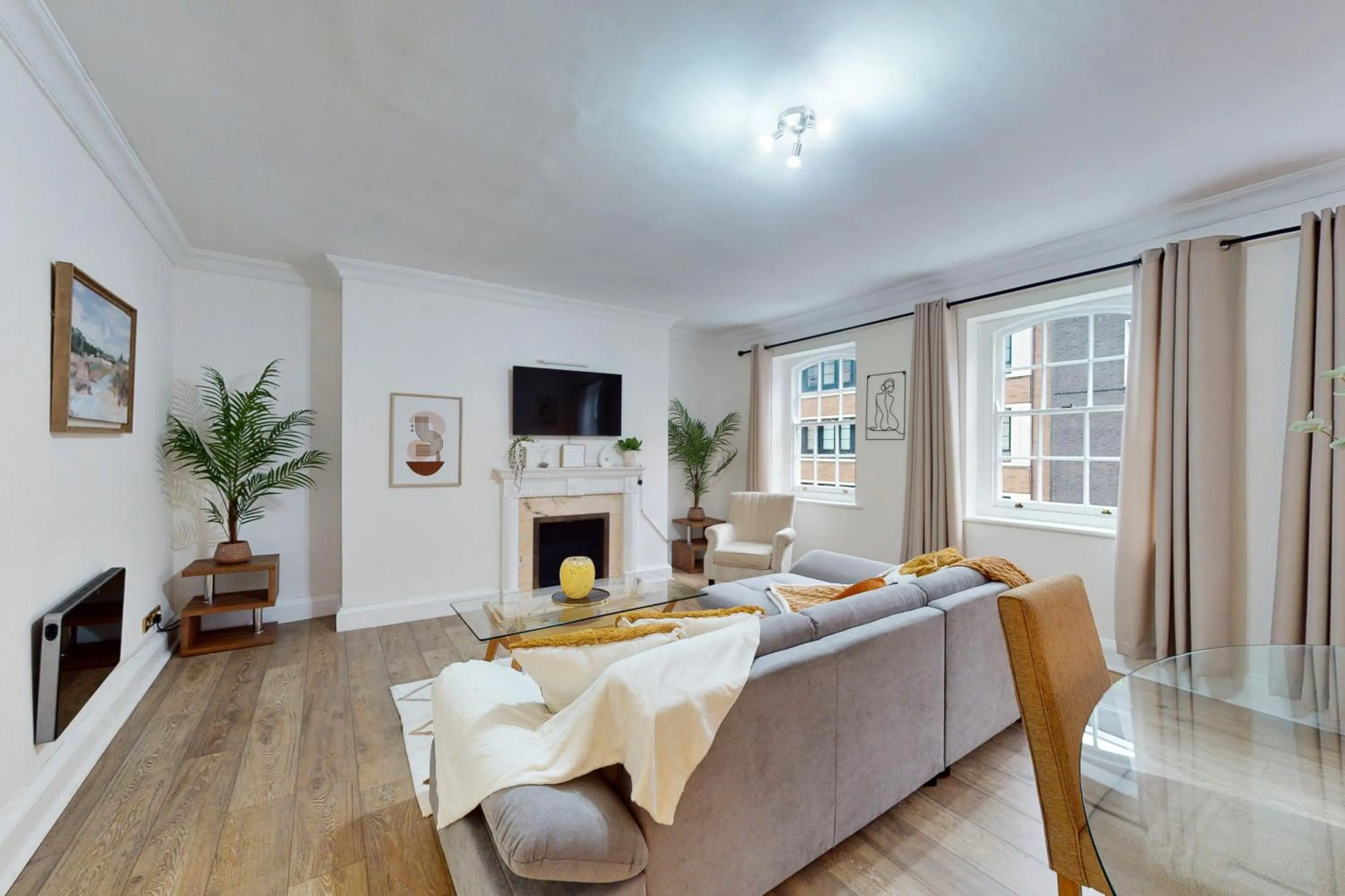 Living room in Park Lane Apartments - Clarges Street