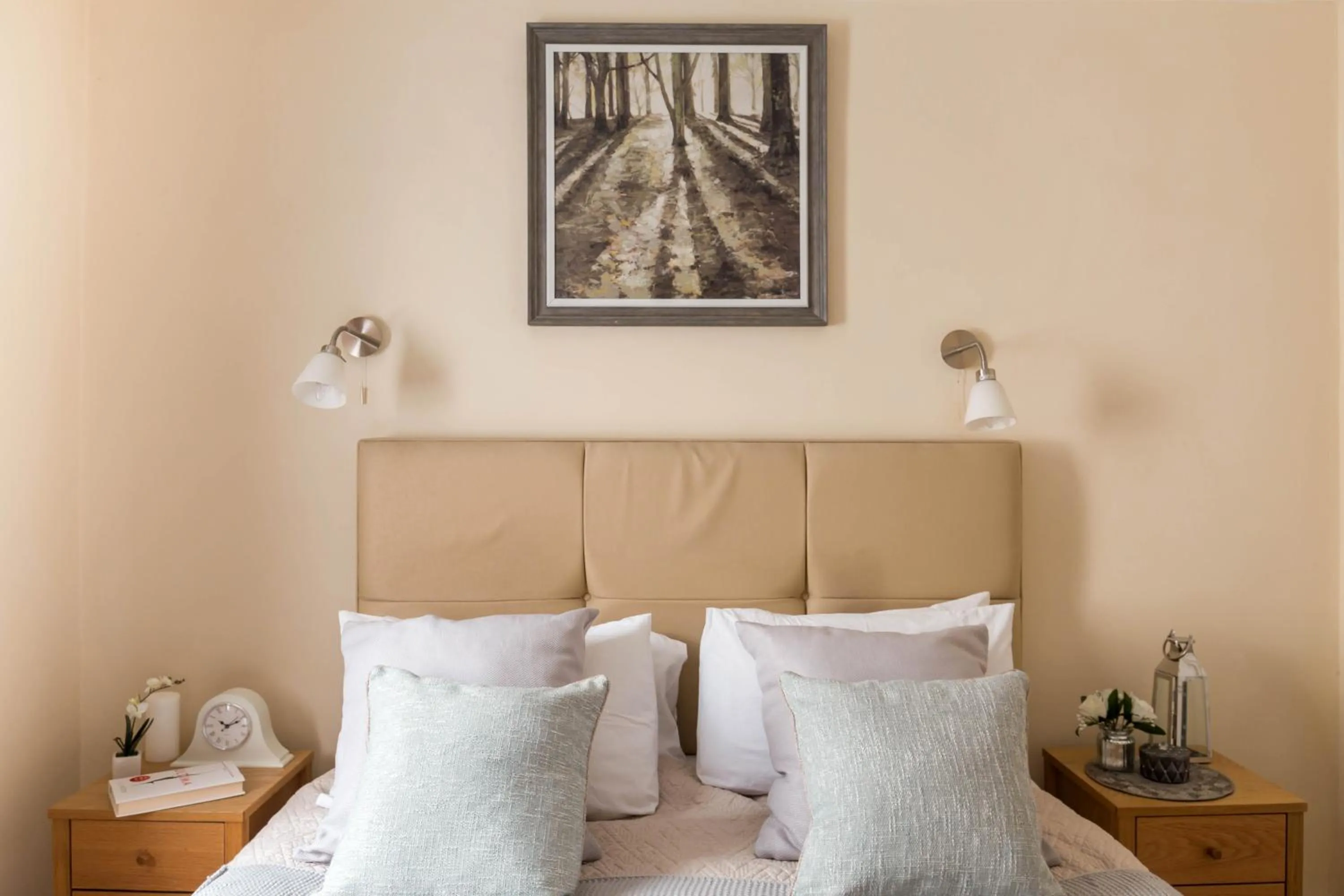 Bed in Park Lane Apartments - Clarges Street