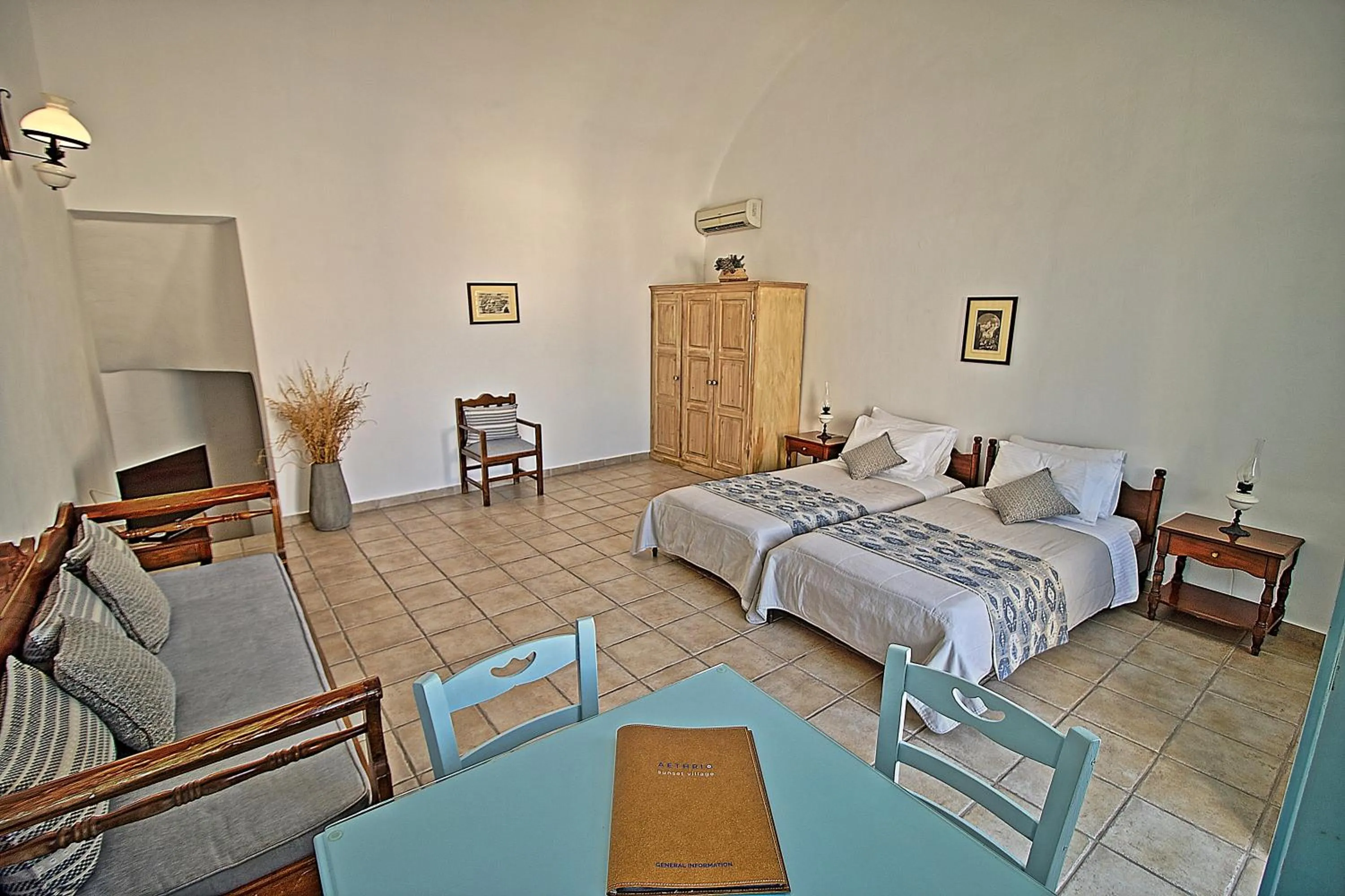 Bedroom, Bed in Aethrio Sunset Village - Oia