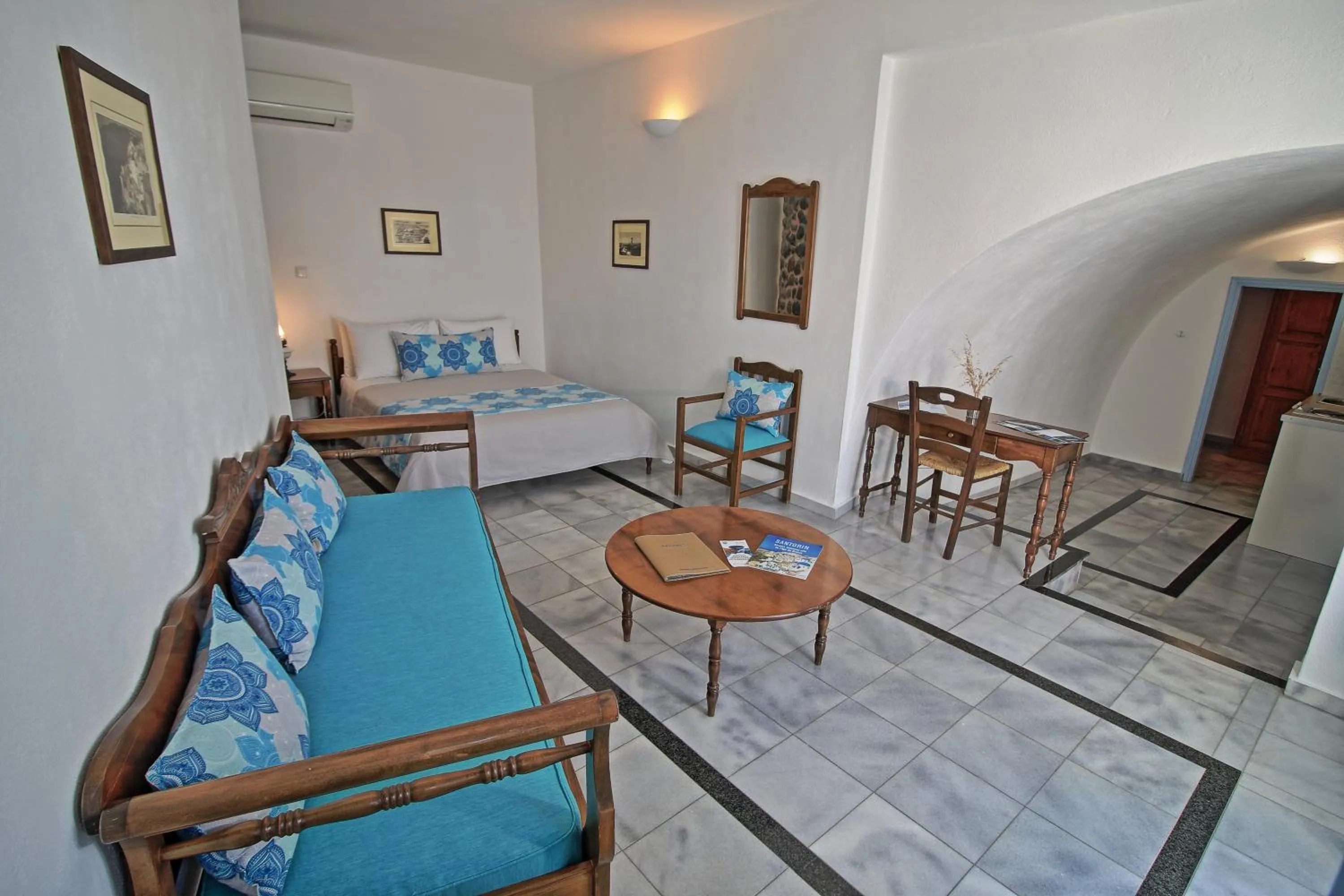 Bedroom in Aethrio Sunset Village - Oia