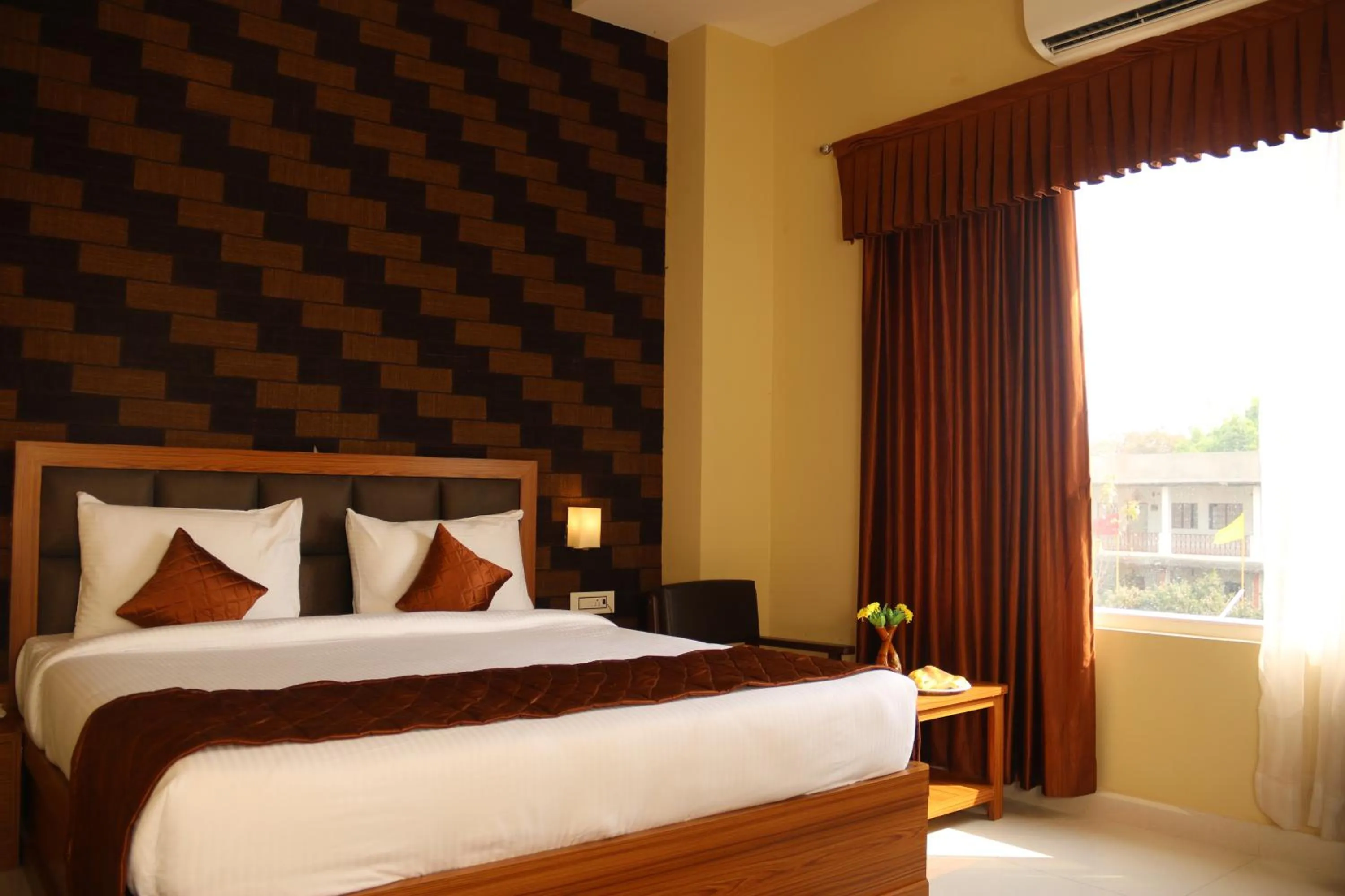 Bed in GenX Mirzapur