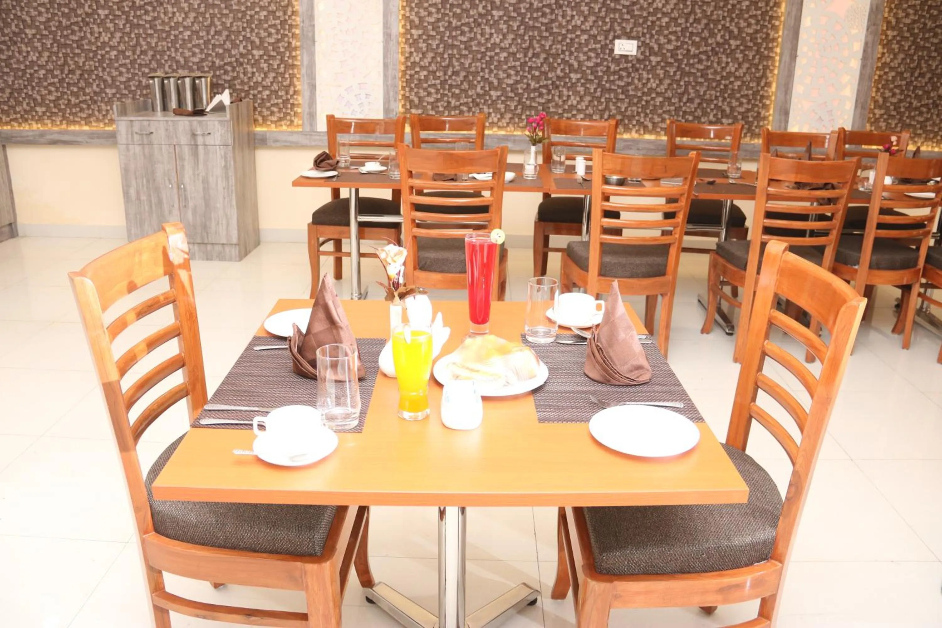Restaurant/places to eat in GenX Mirzapur