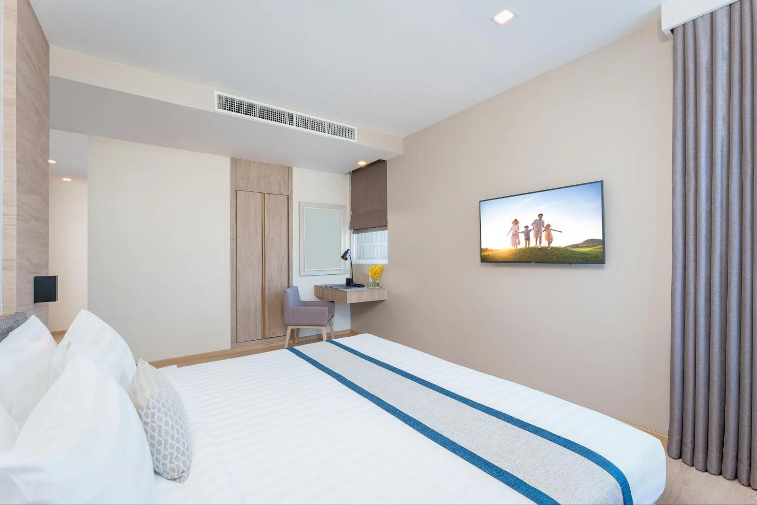 TV and multimedia, Bed in Somerset Harbourview Sri Racha