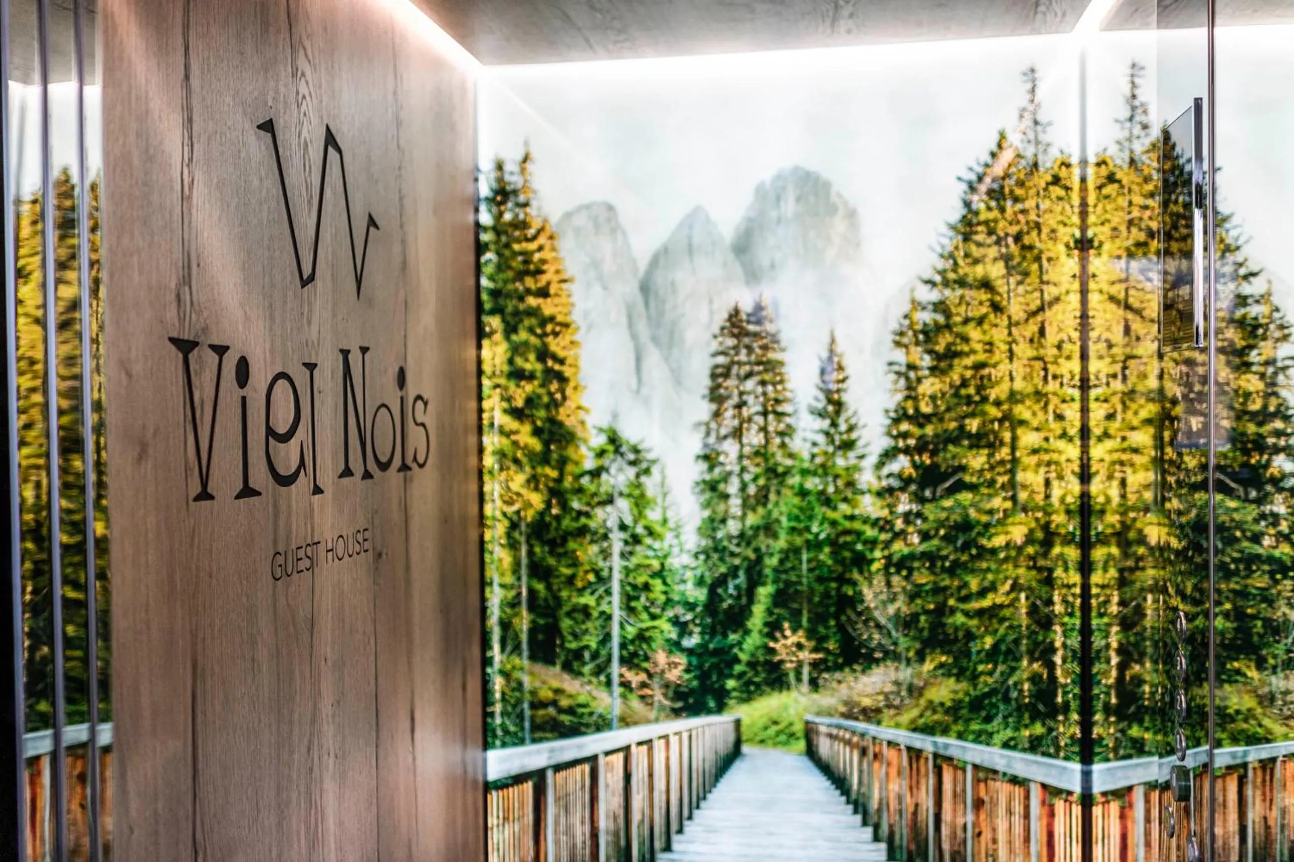 Decorative detail in Viel Nois Guest House