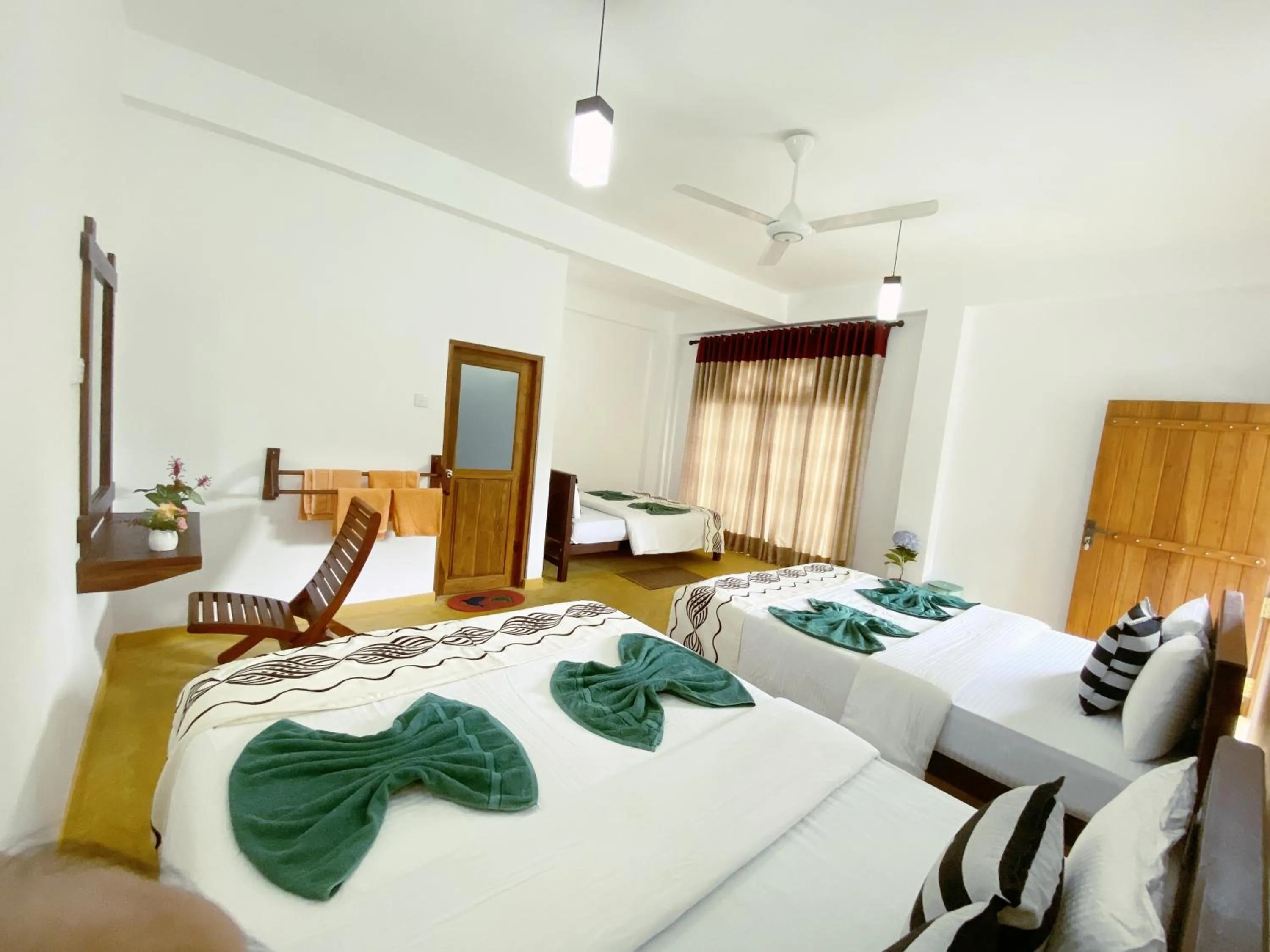 Bedroom, Bed in Misty Elegance - Ella.