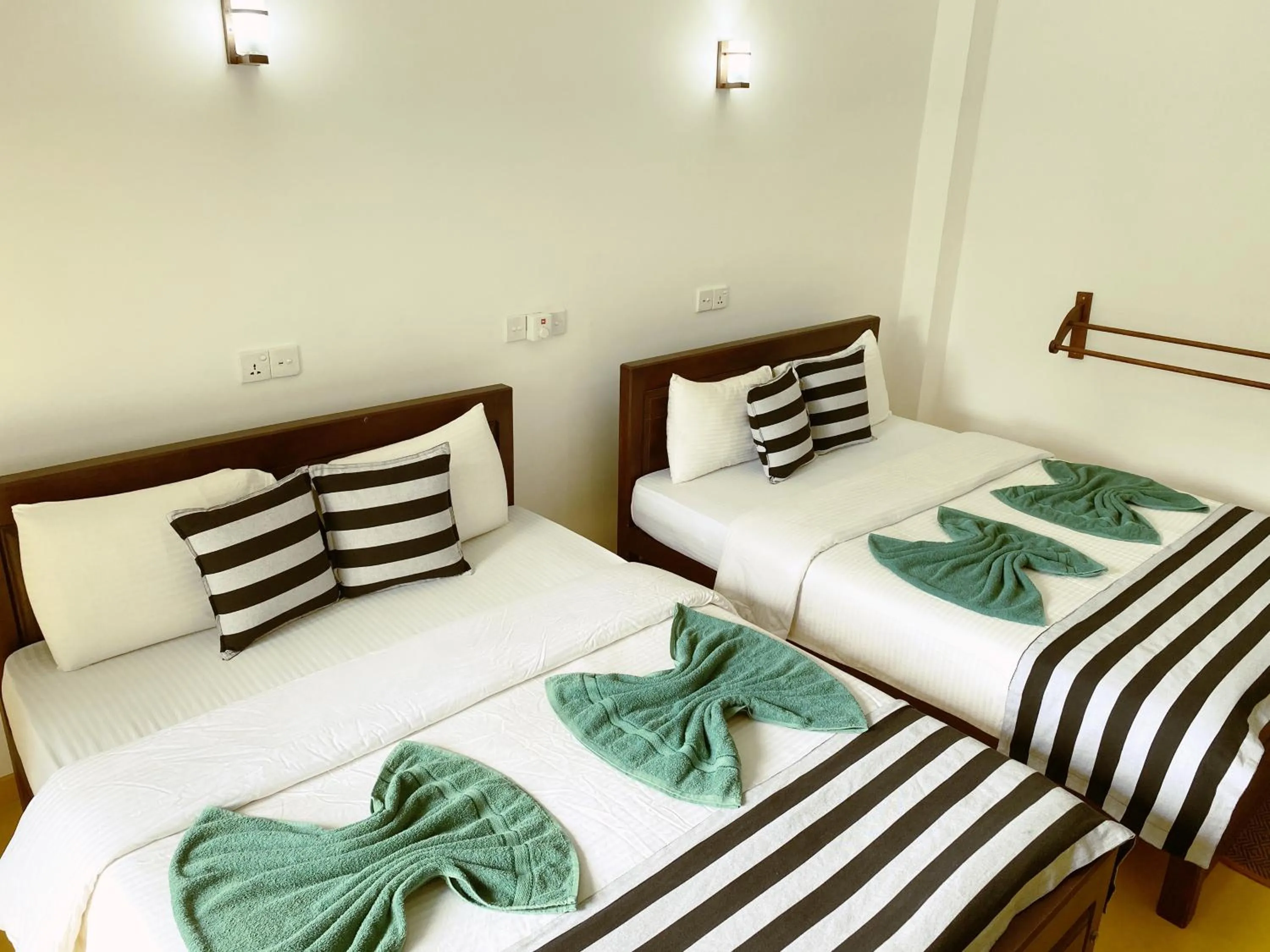 Bedroom, Bed in Misty Elegance - Ella.