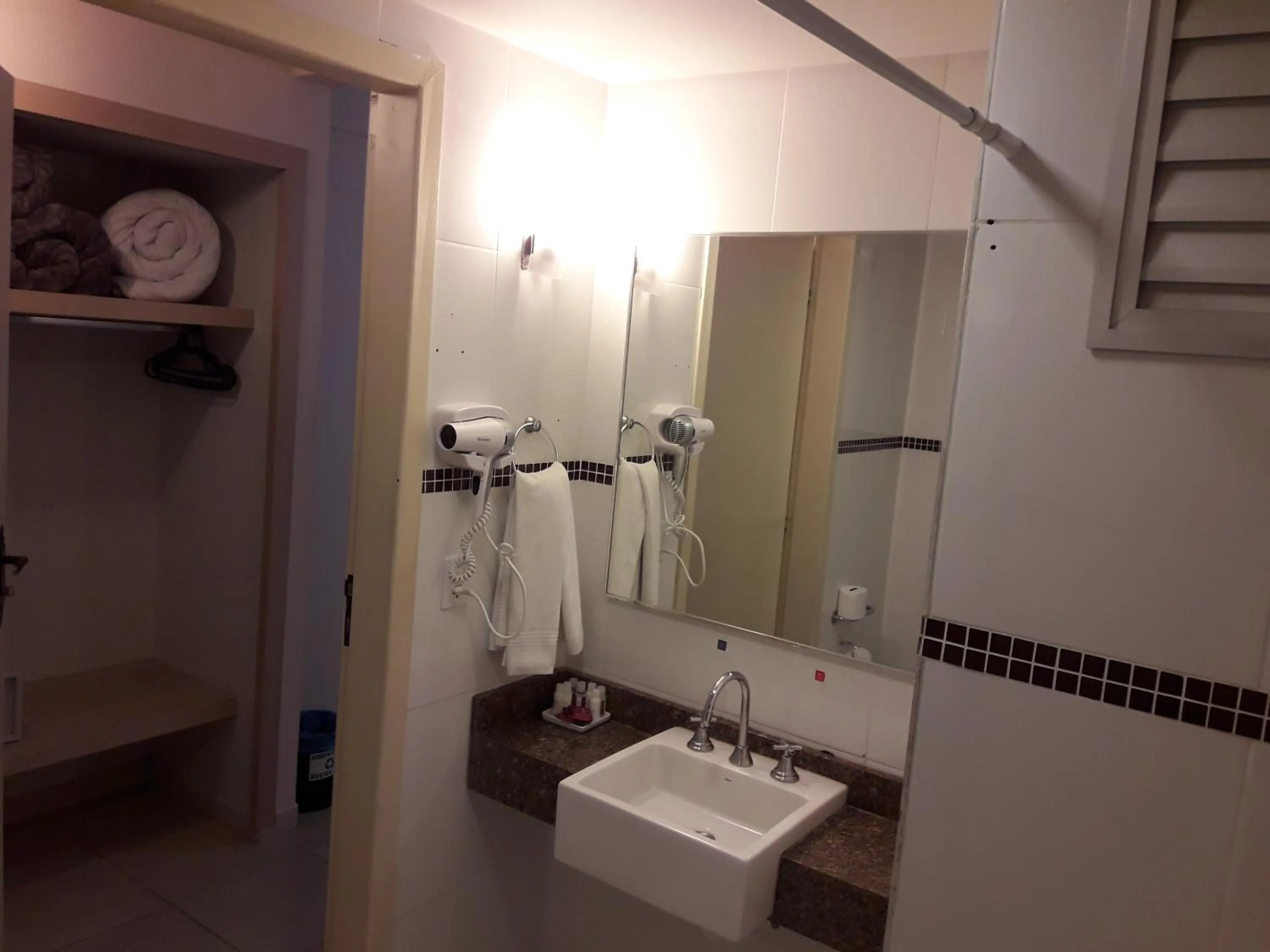 Bathroom in SJ Tour - San Juan Foz do Iguaçu