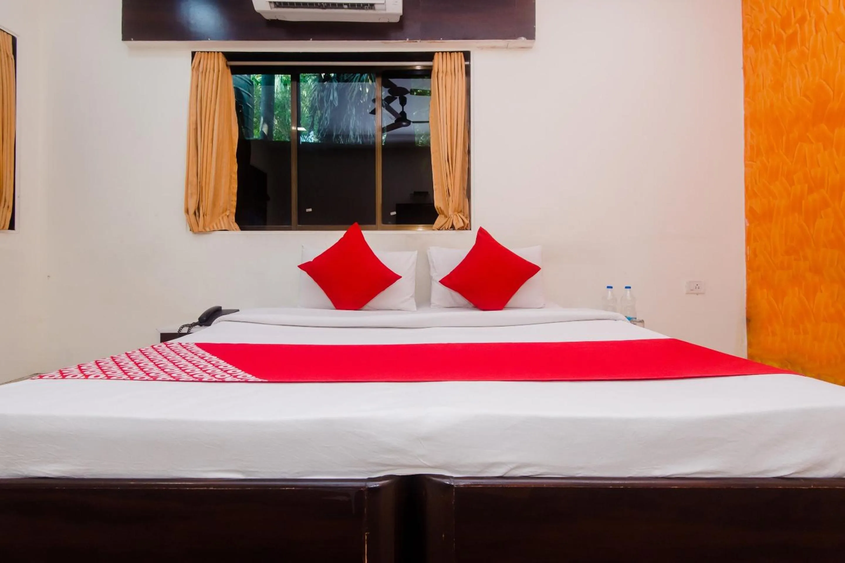 Bedroom, Bed in Hotel O Manori Resort