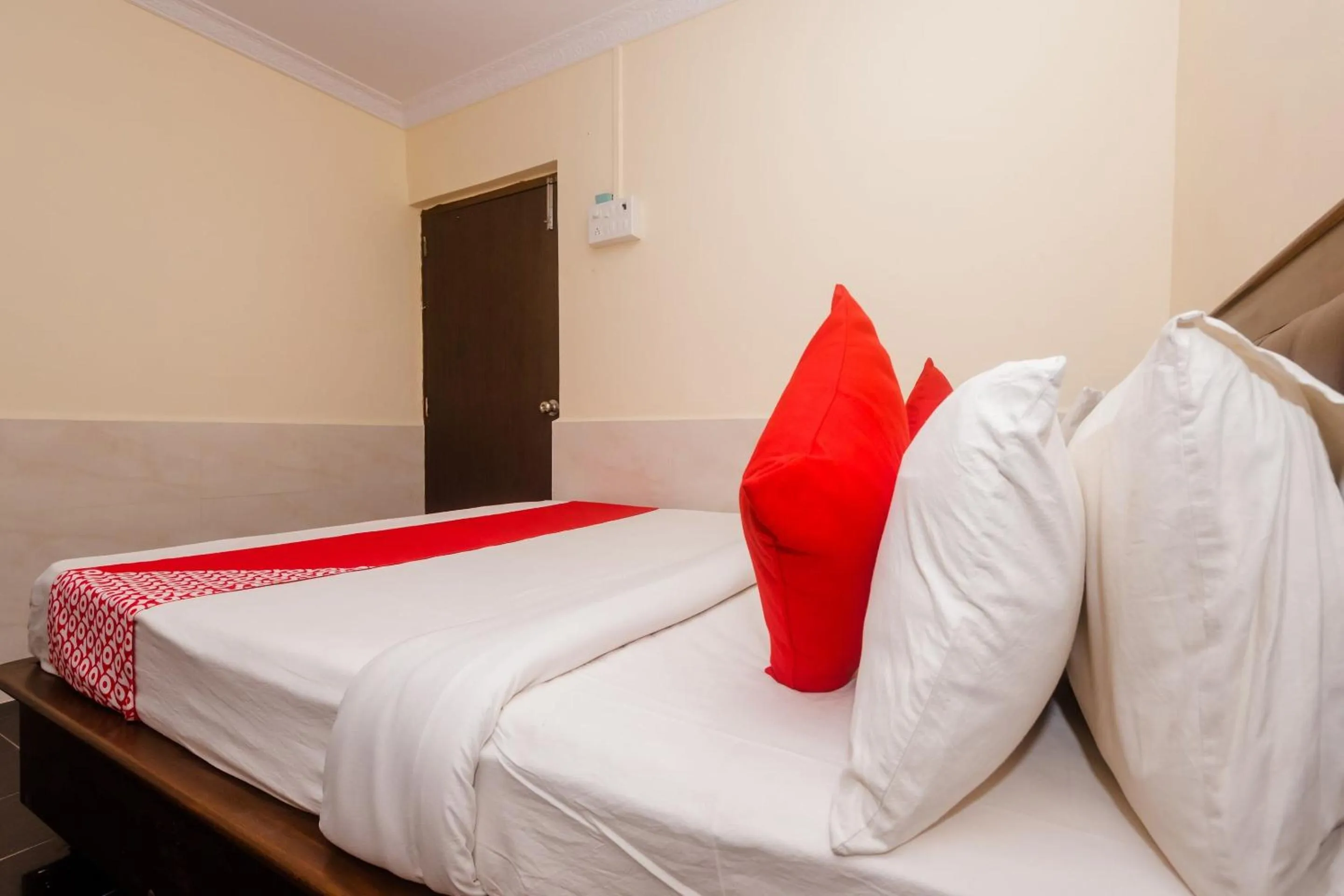 Bedroom, Bed in Hotel O Manori Resort