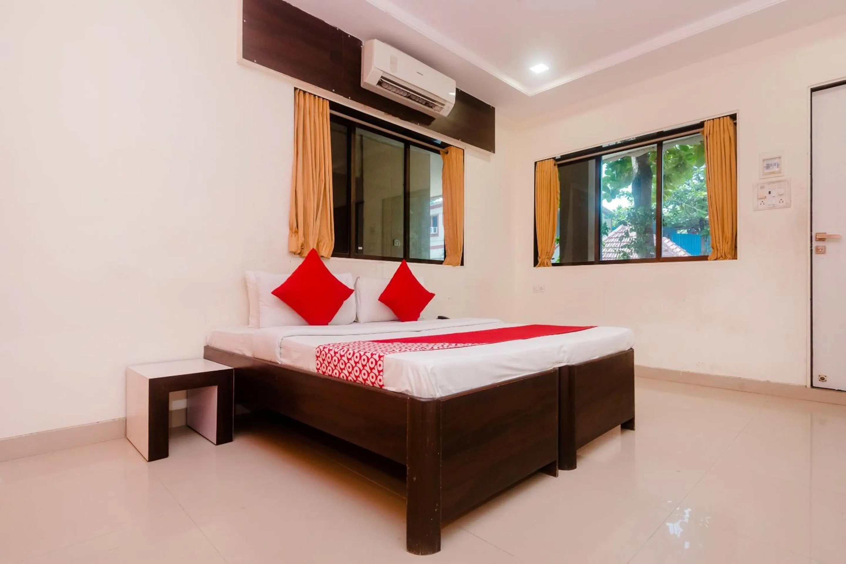 Bedroom, Bed in Hotel O Manori Resort