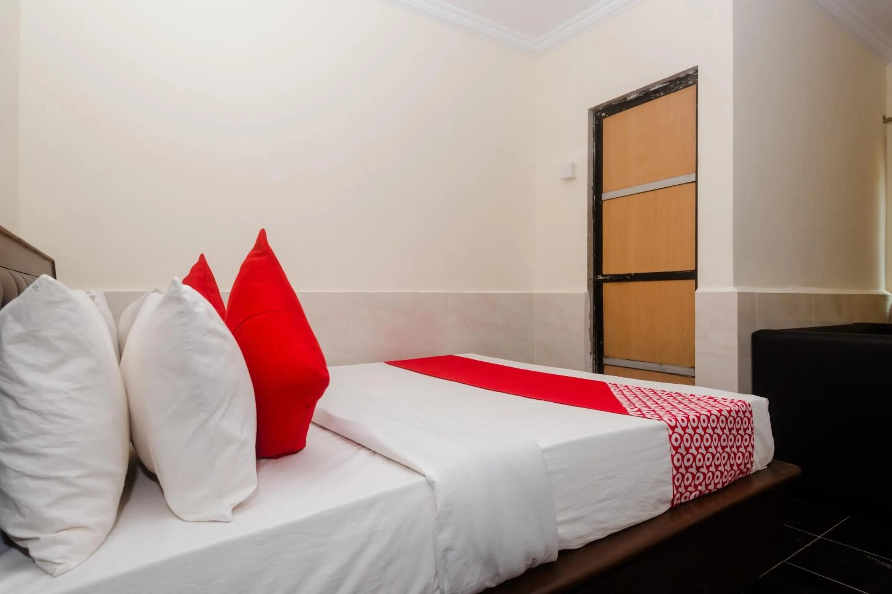 Bedroom, Bed in Hotel O Manori Resort