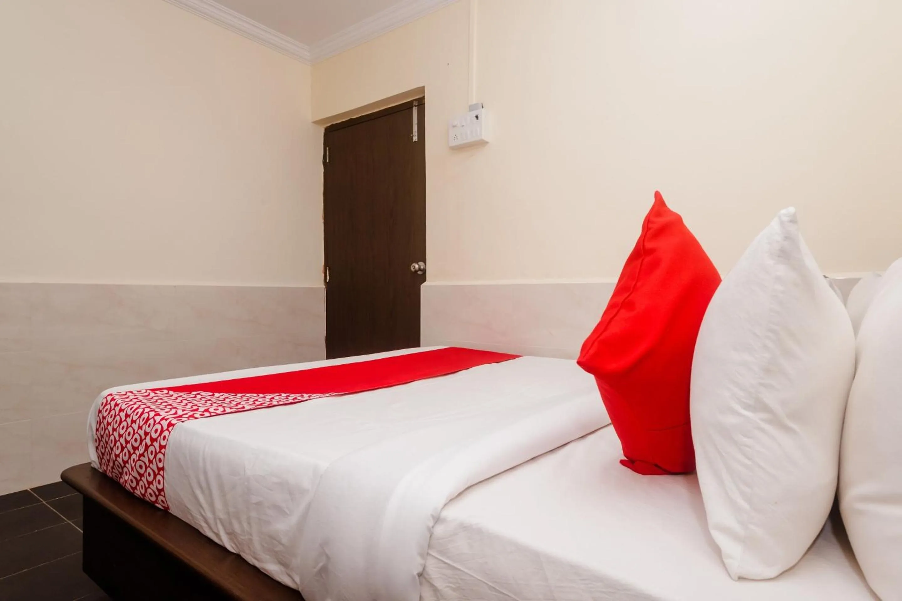 Bedroom, Bed in Hotel O Manori Resort