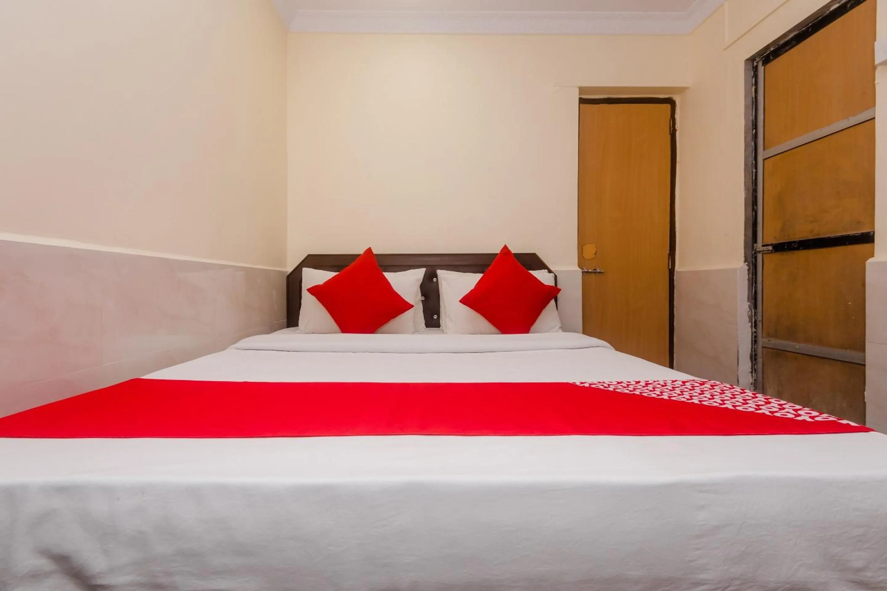 Bedroom, Bed in Hotel O Manori Resort