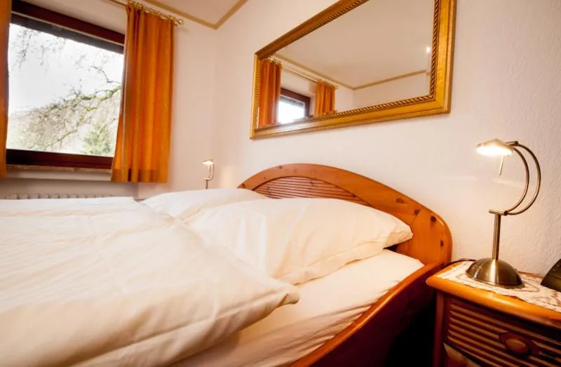 Bed in Ferienapartments Schnibbe