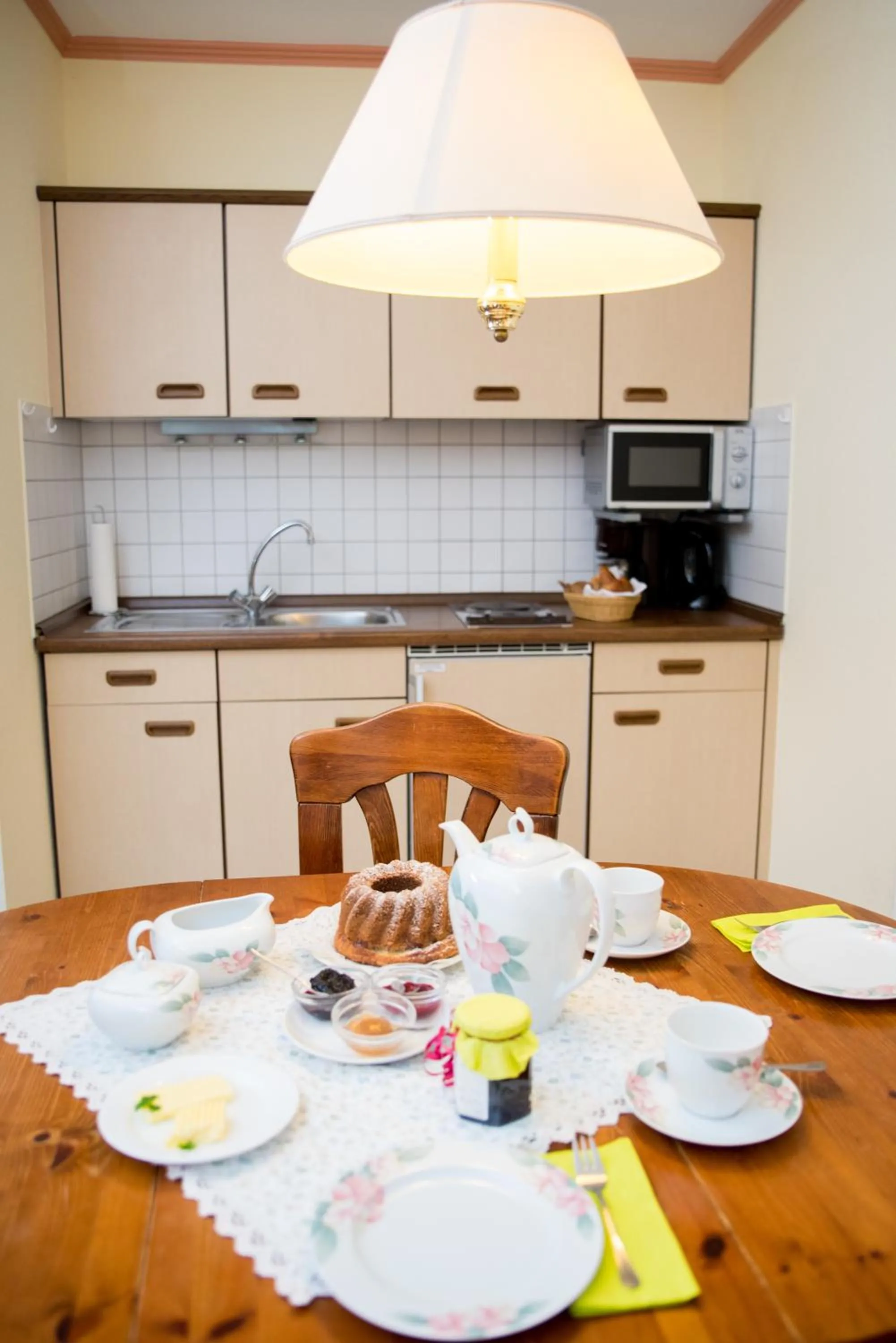 Kitchen or kitchenette in Ferienapartments Schnibbe