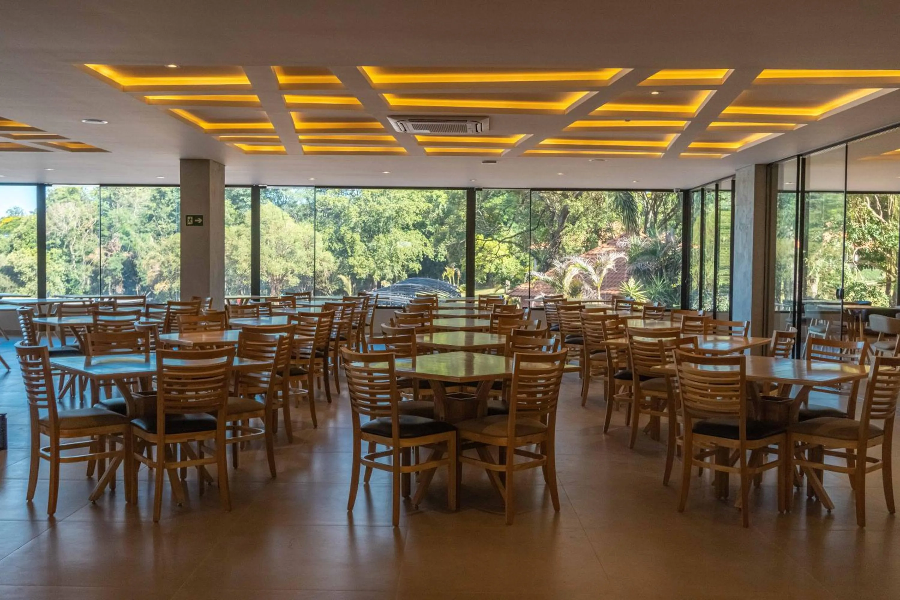 Restaurant/places to eat in Complexo Eco Cataratas Resort by SJ