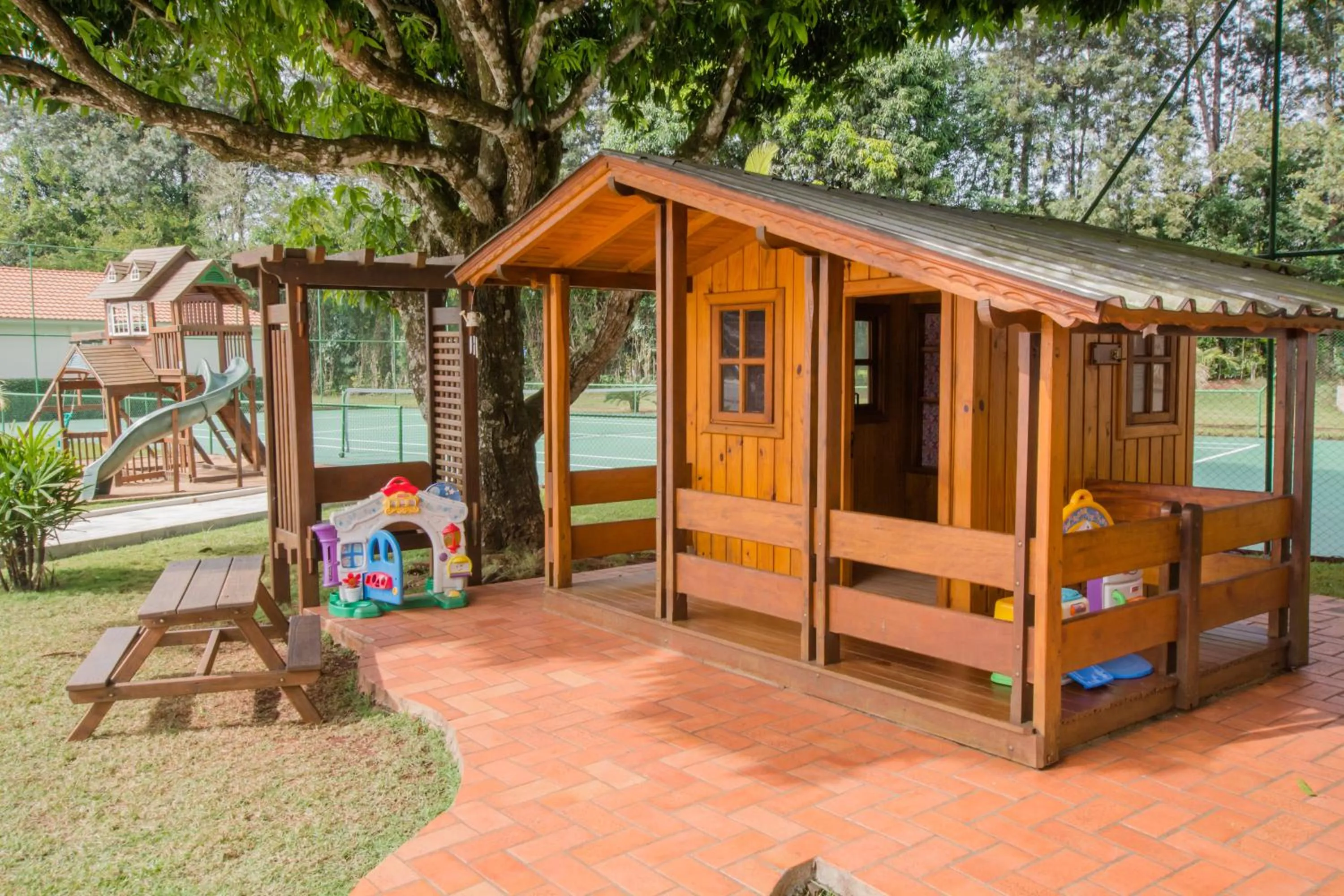 Children play ground in Complexo Eco Cataratas Resort by SJ
