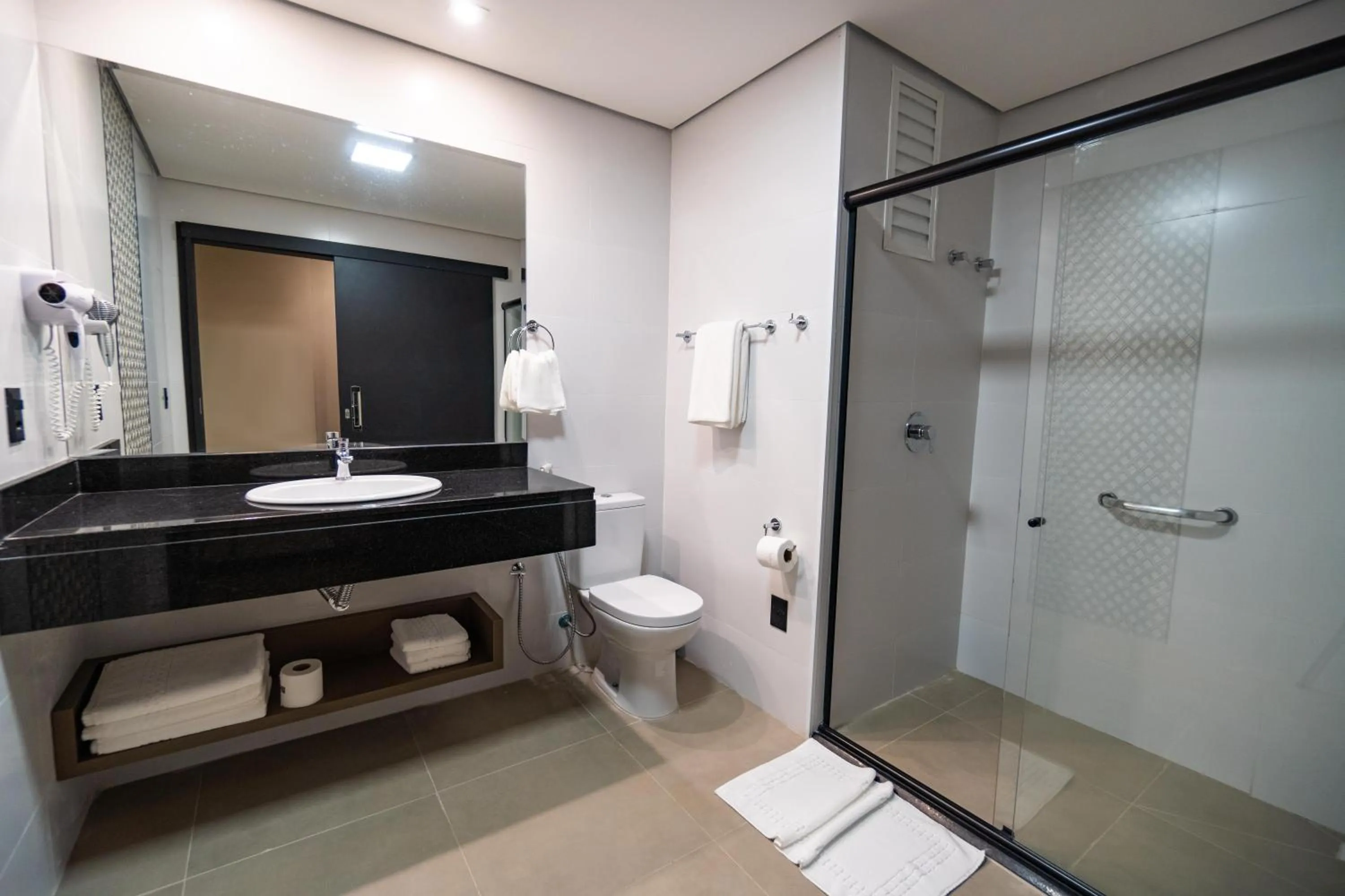 Shower in Complexo Eco Cataratas Resort by SJ